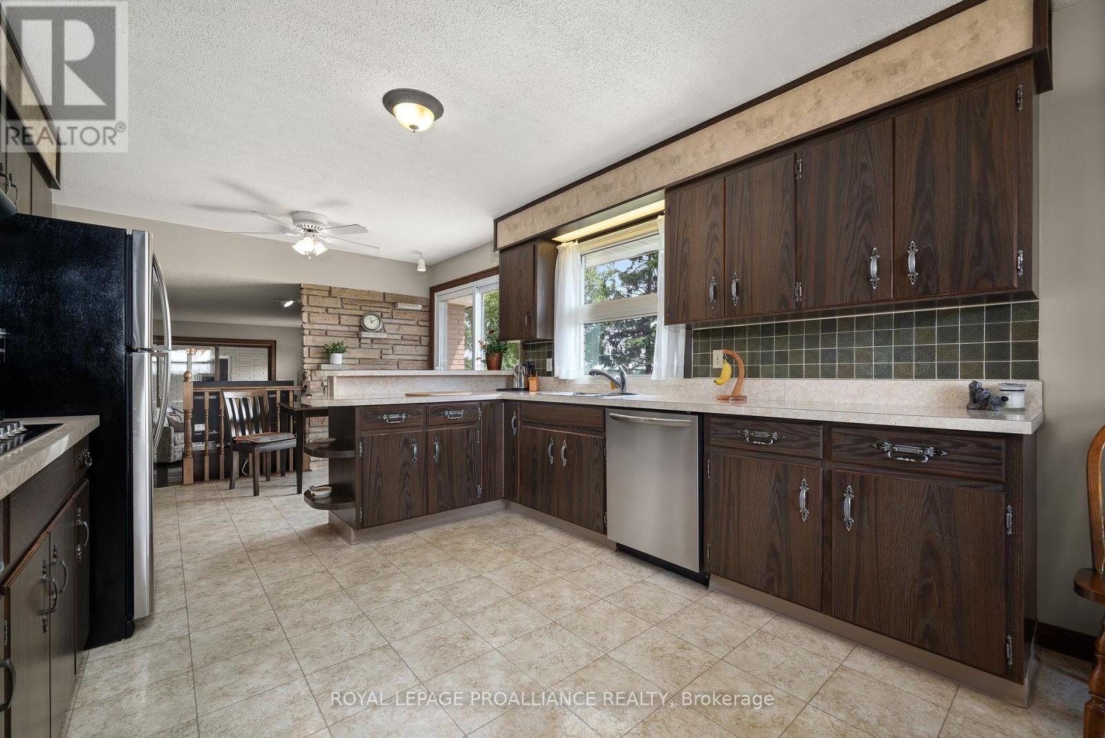 












6864 HIGHWAY 62

,
Belleville (Belleville Ward),




Ontario
K8N0L7

