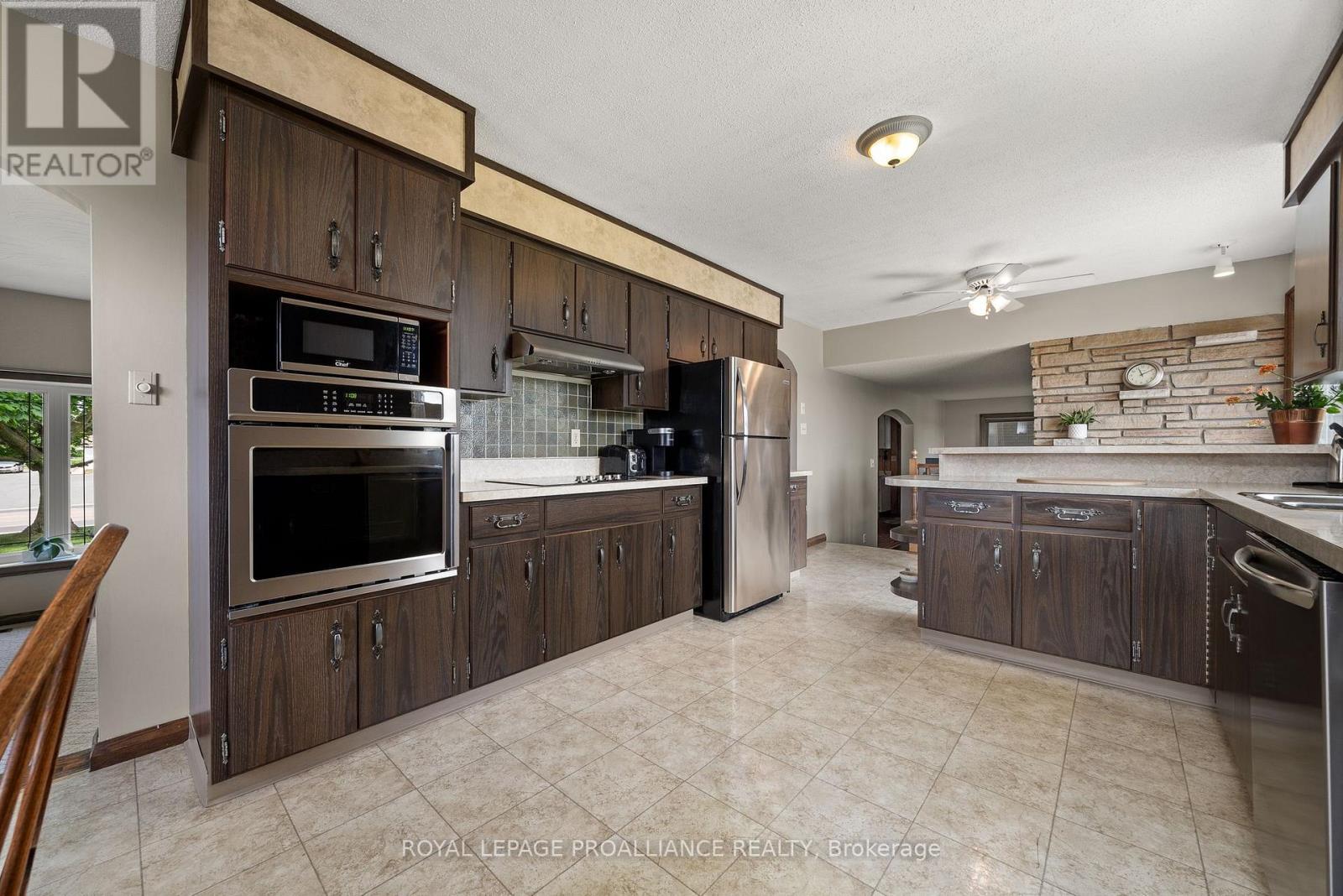 












6864 HIGHWAY 62

,
Belleville (Belleville Ward),




Ontario
K8N0L7

