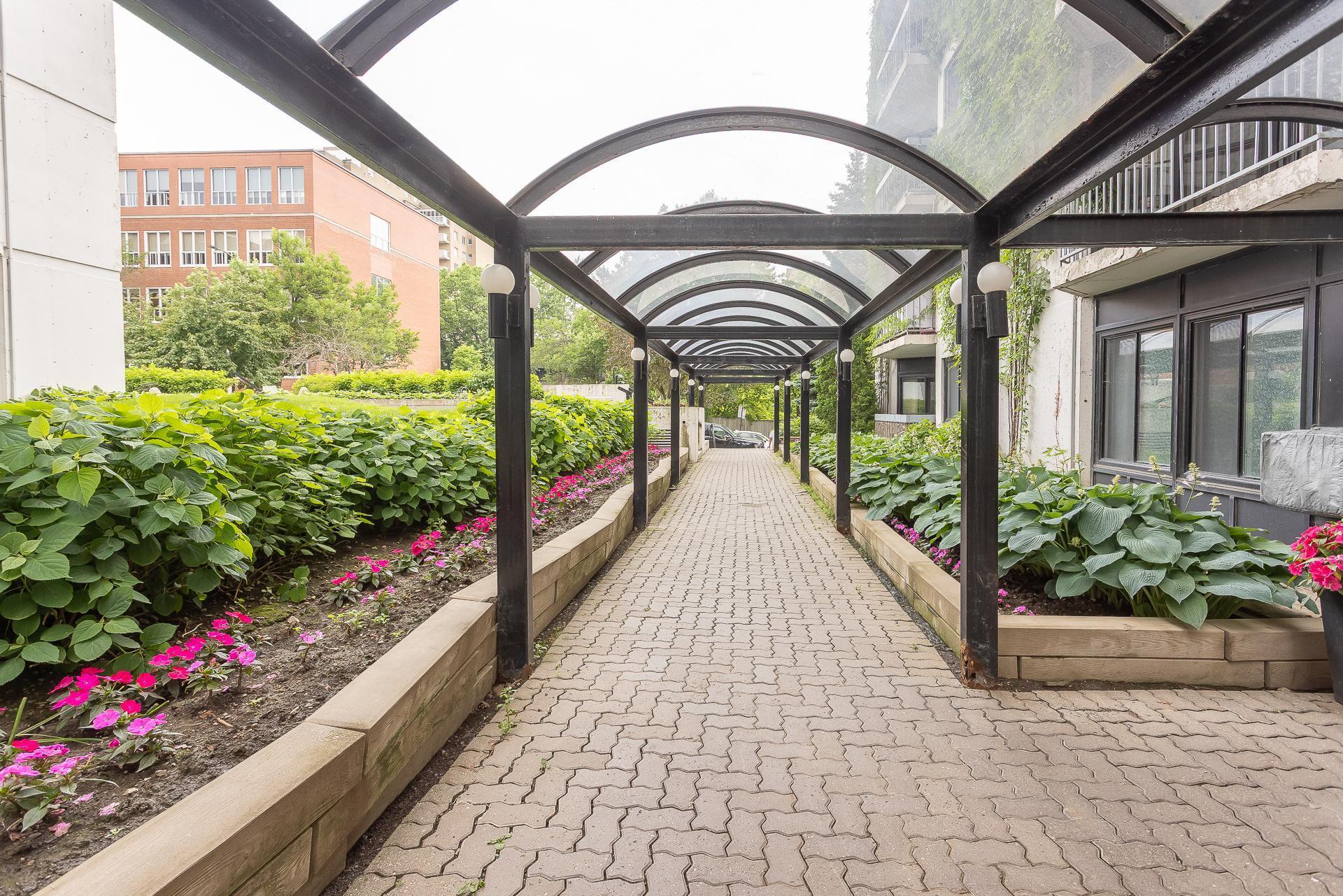 









3480


Rue Simpson

, 1010,
Montréal (Ville-Marie),




QC
H3G2J5

