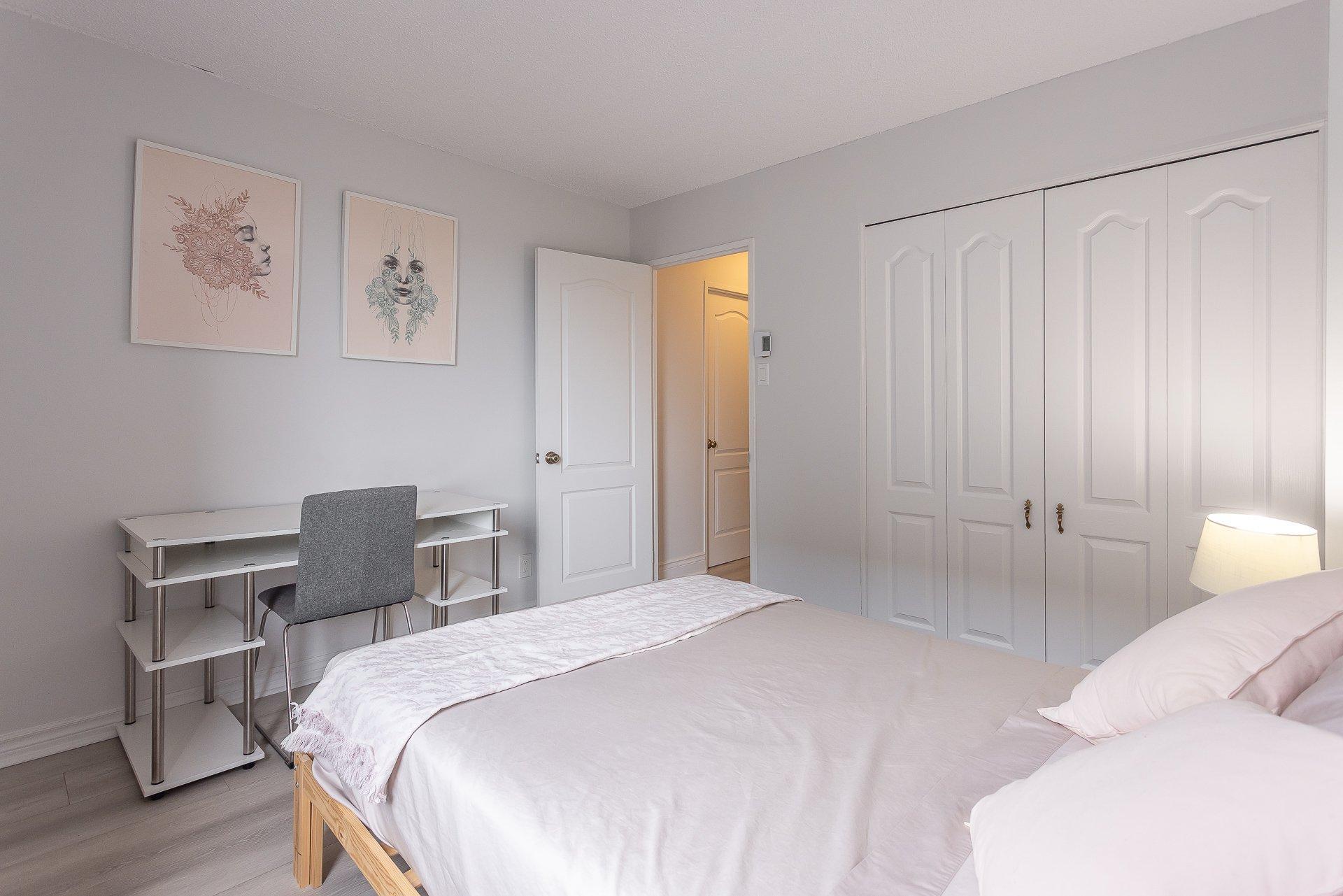 









3480


Rue Simpson

, 1010,
Montréal (Ville-Marie),




QC
H3G2J5

