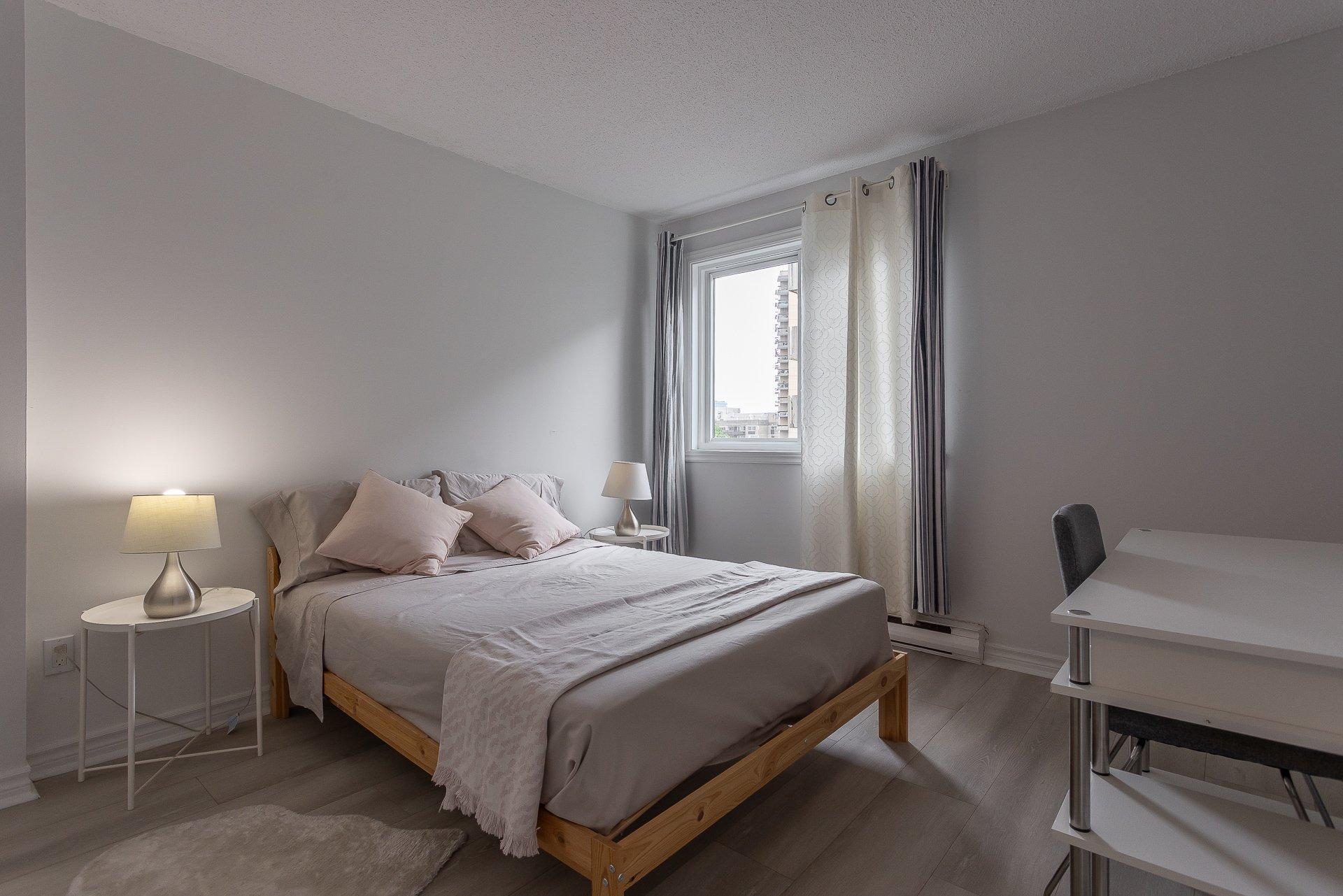 









3480


Rue Simpson

, 1010,
Montréal (Ville-Marie),




QC
H3G2J5

