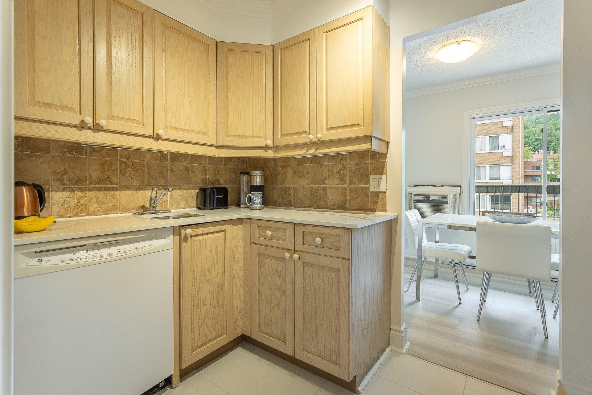 









3480


Rue Simpson

, 1010,
Montréal (Ville-Marie),




QC
H3G2J5

