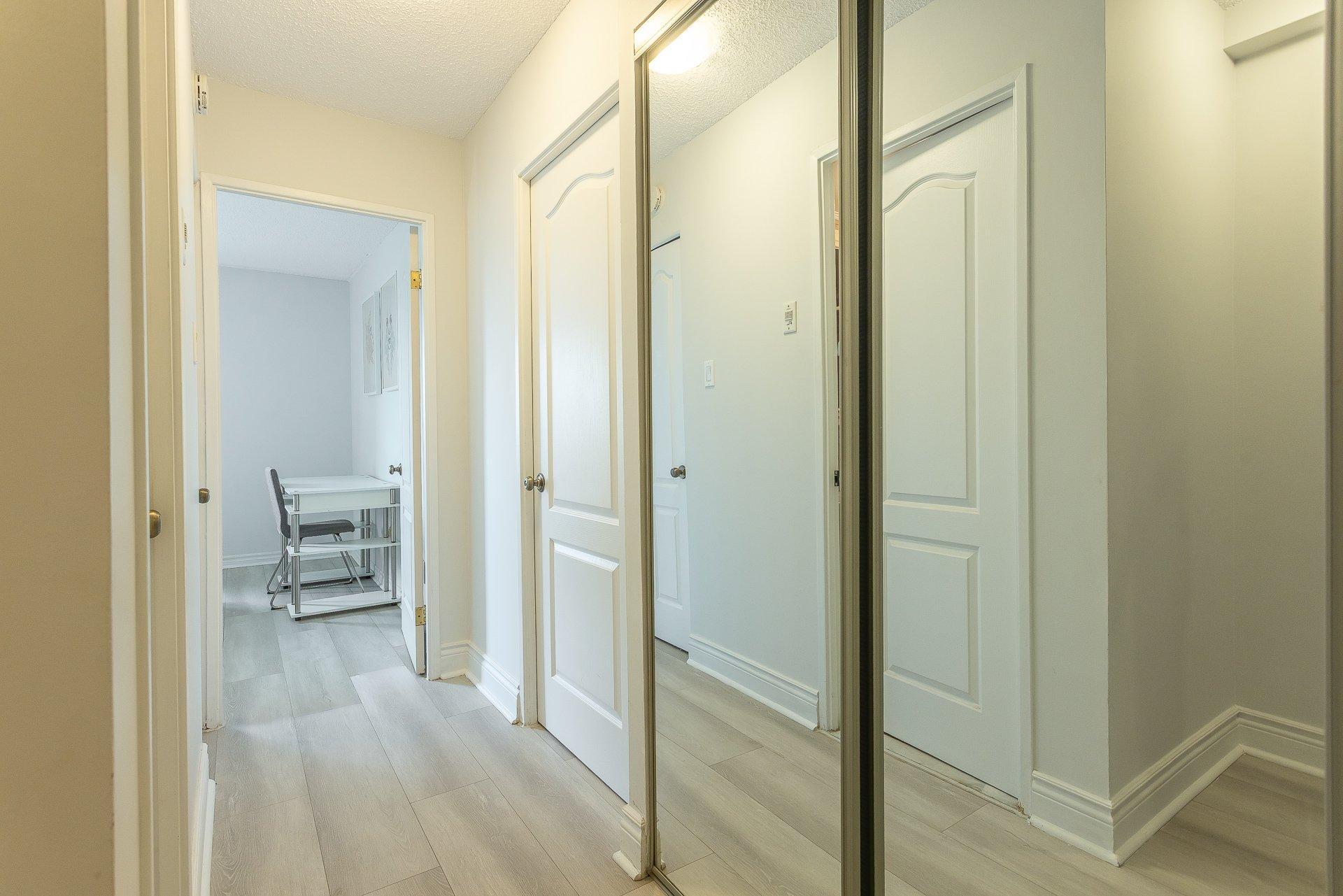









3480


Rue Simpson

, 1010,
Montréal (Ville-Marie),




QC
H3G2J5

