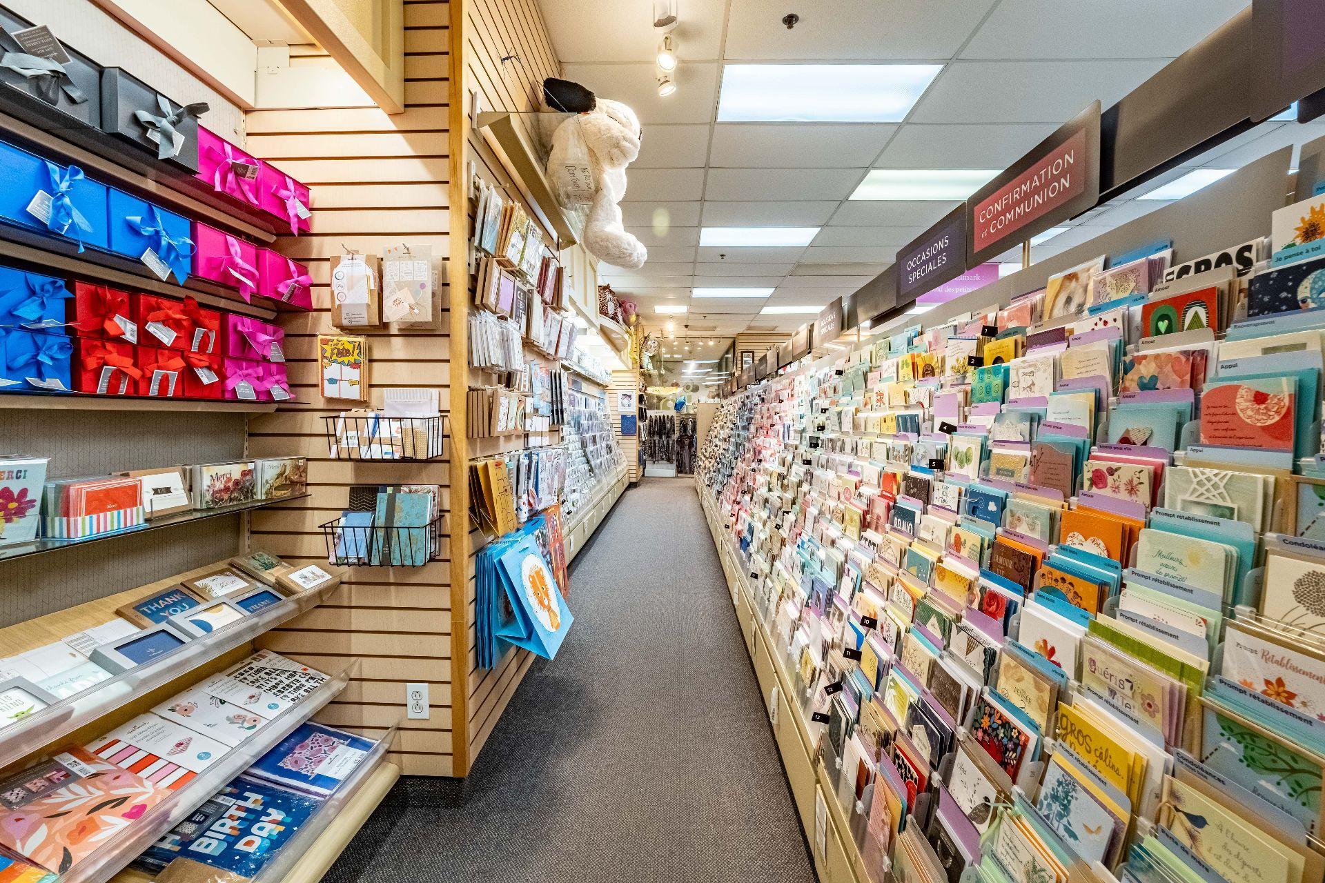 









977


Rue Ste-Catherine O.

,
Montréal (Ville-Marie),




QC
H3B4W3

