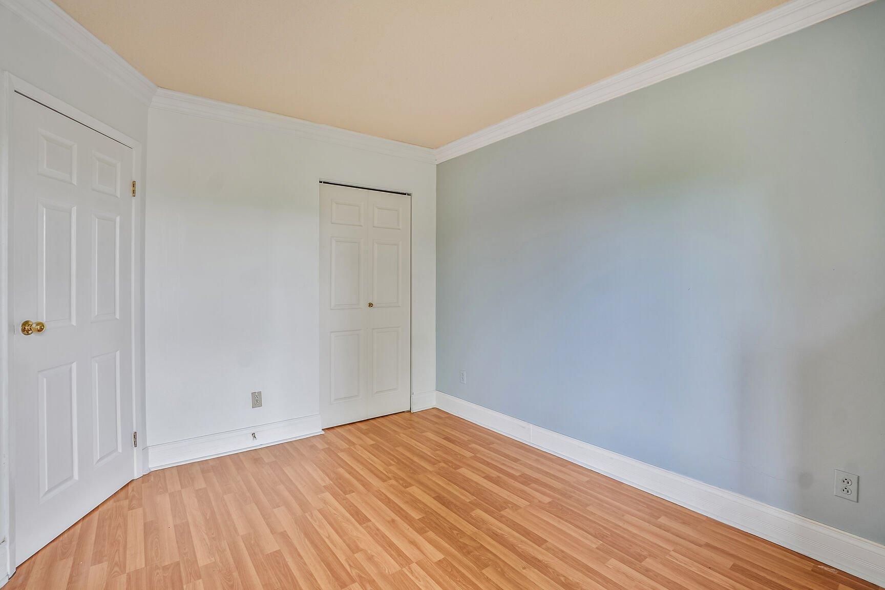









1672


Rue McNamara

, 147,
Laval (Chomedey),




QC
H7S2J9

