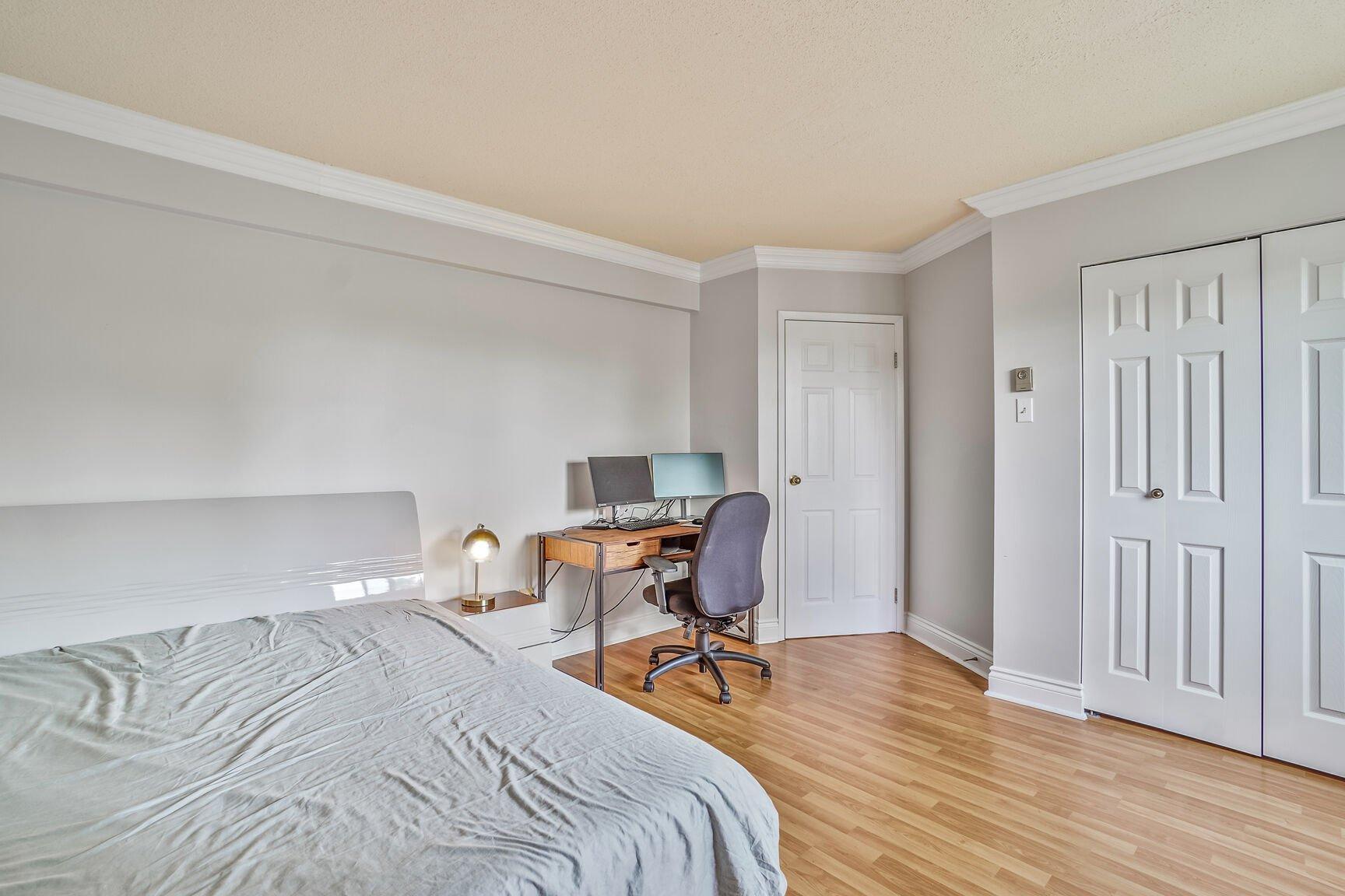 









1672


Rue McNamara

, 147,
Laval (Chomedey),




QC
H7S2J9

