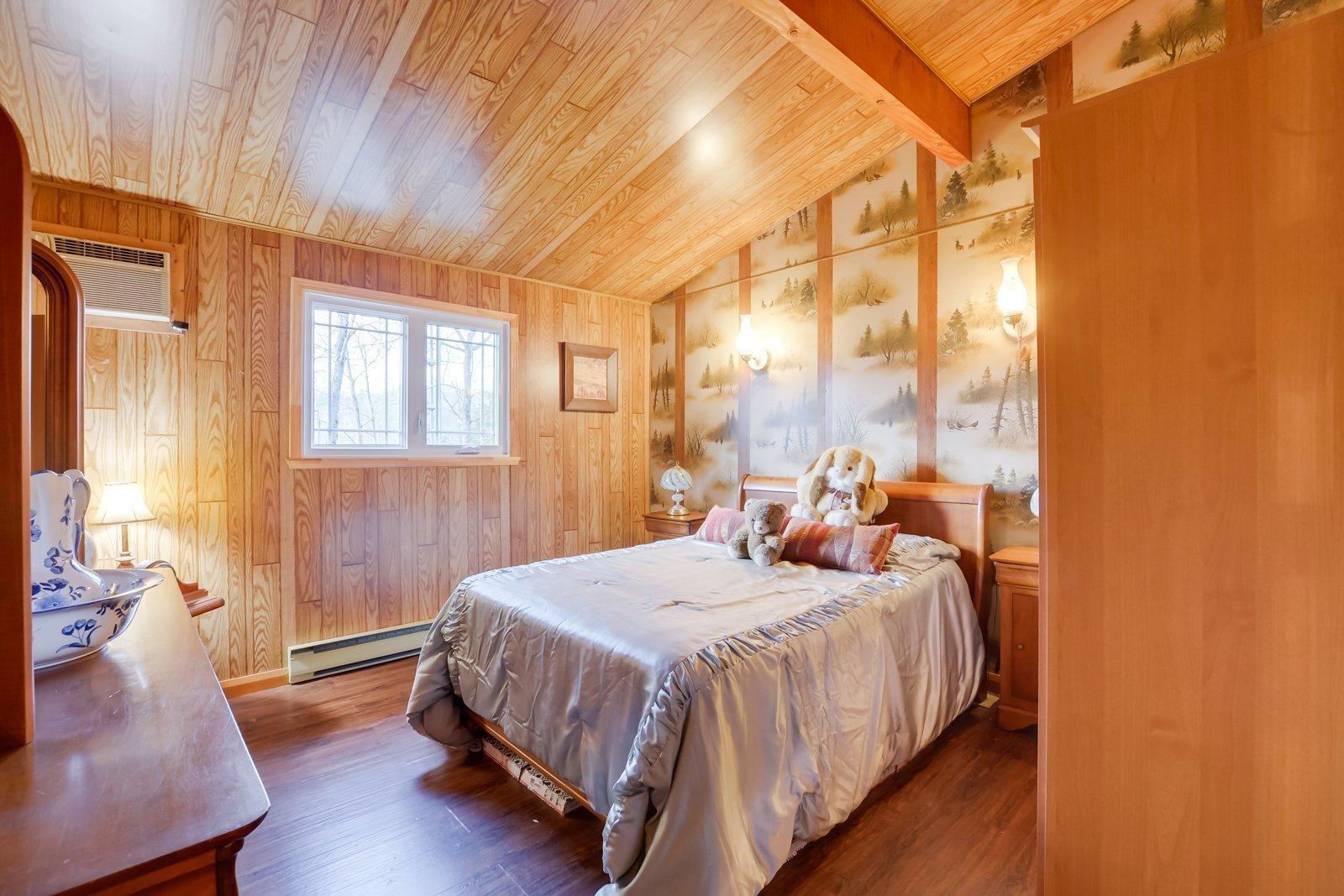 









56


Ch. du Canari

,
Val-des-Monts,




QC
J8N6J7

