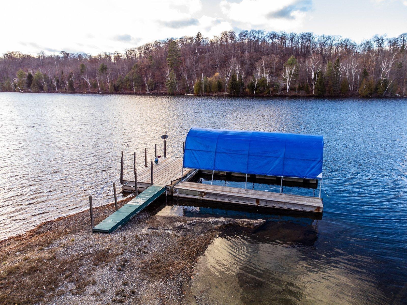 









56


Ch. du Canari

,
Val-des-Monts,




QC
J8N6J7

