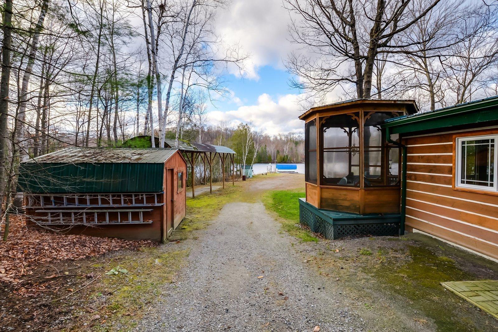 









56


Ch. du Canari

,
Val-des-Monts,




QC
J8N6J7

