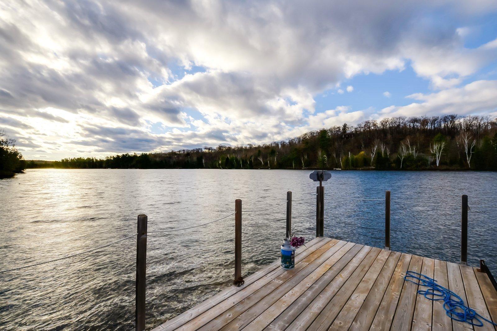 









56


Ch. du Canari

,
Val-des-Monts,




QC
J8N6J7

