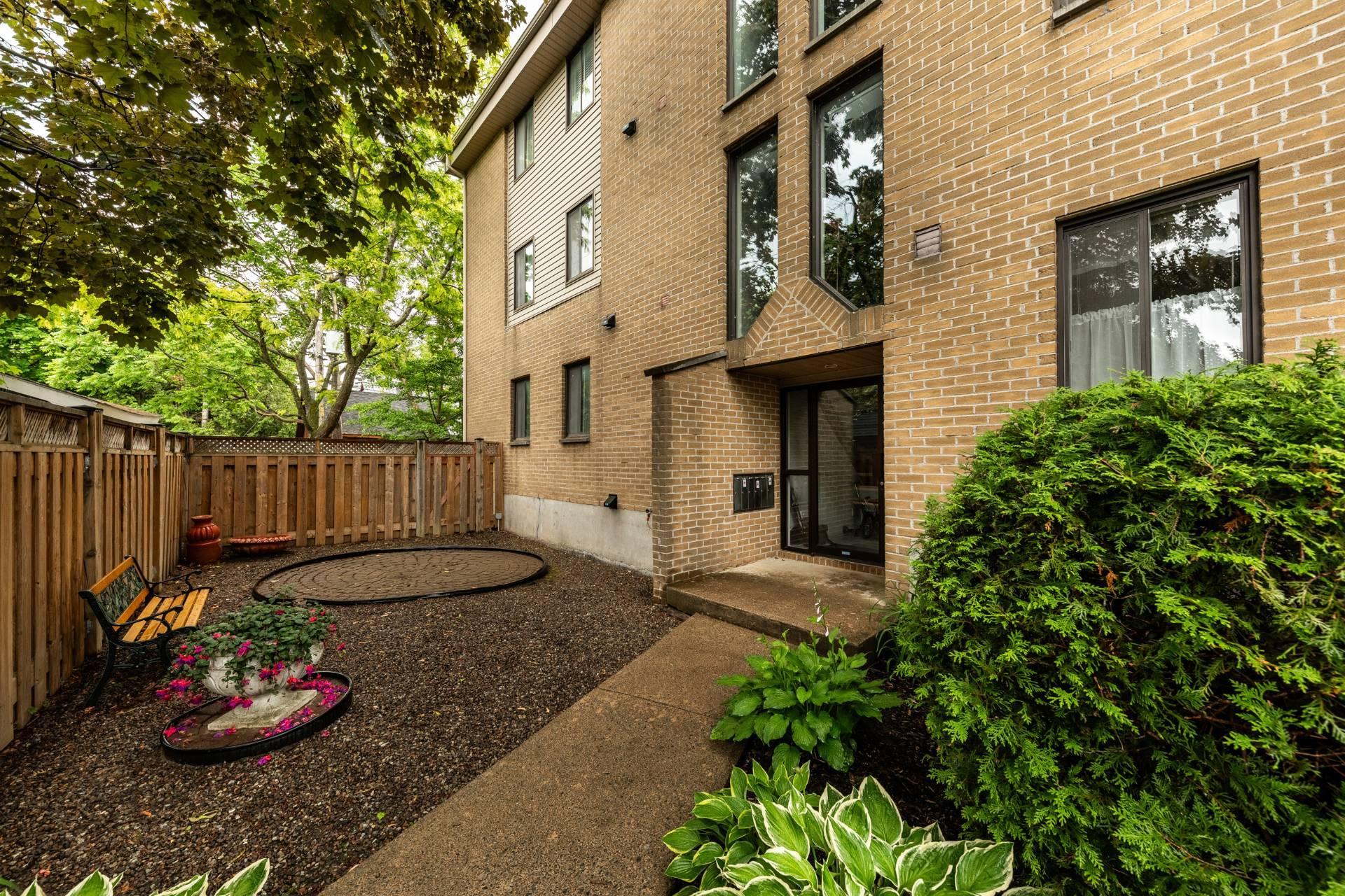 









40


Boul. Seigneurial E.

,
Saint-Bruno-de-Montarville,




QC
J3V2H5

