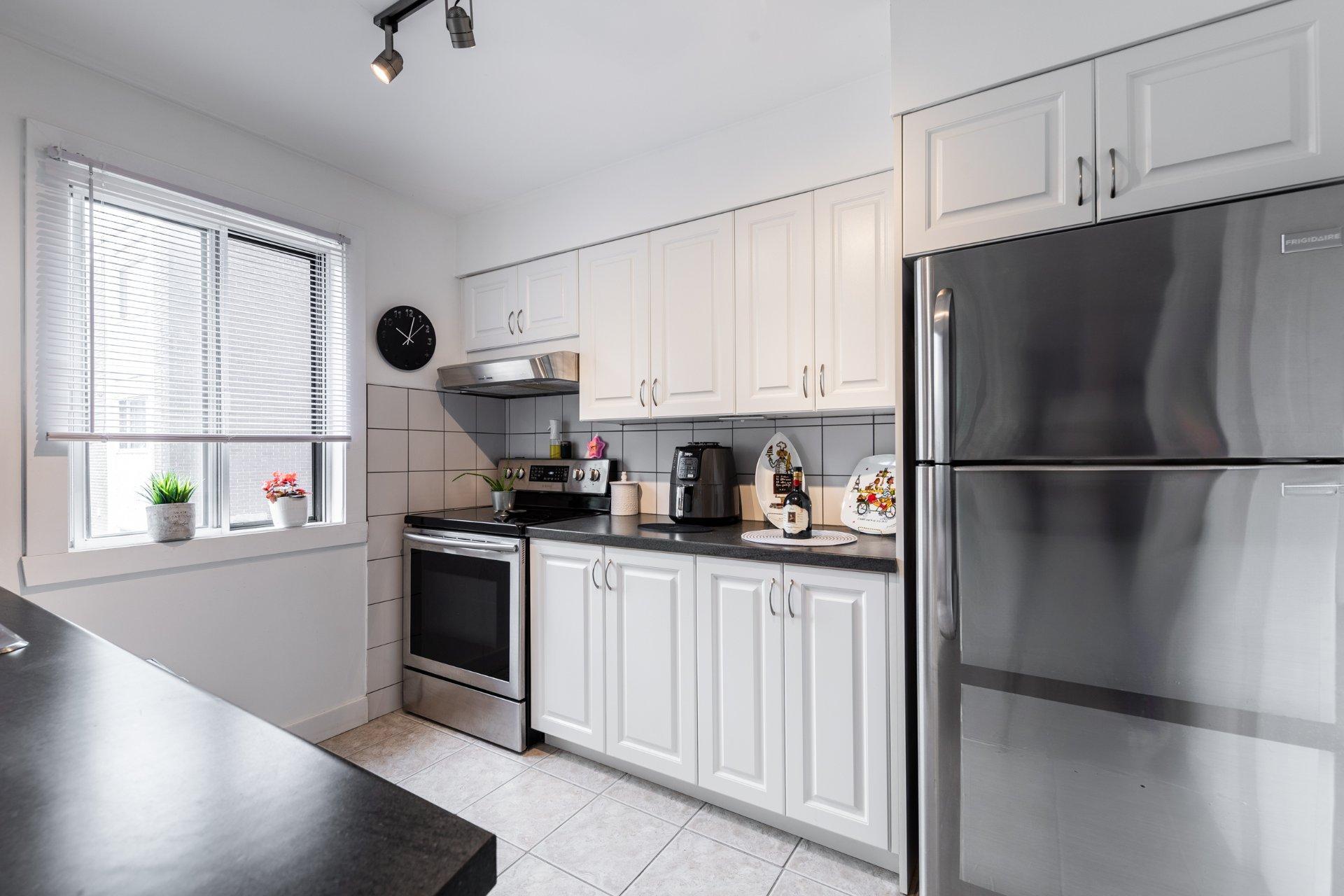 









40


Boul. Seigneurial E.

,
Saint-Bruno-de-Montarville,




QC
J3V2H5

