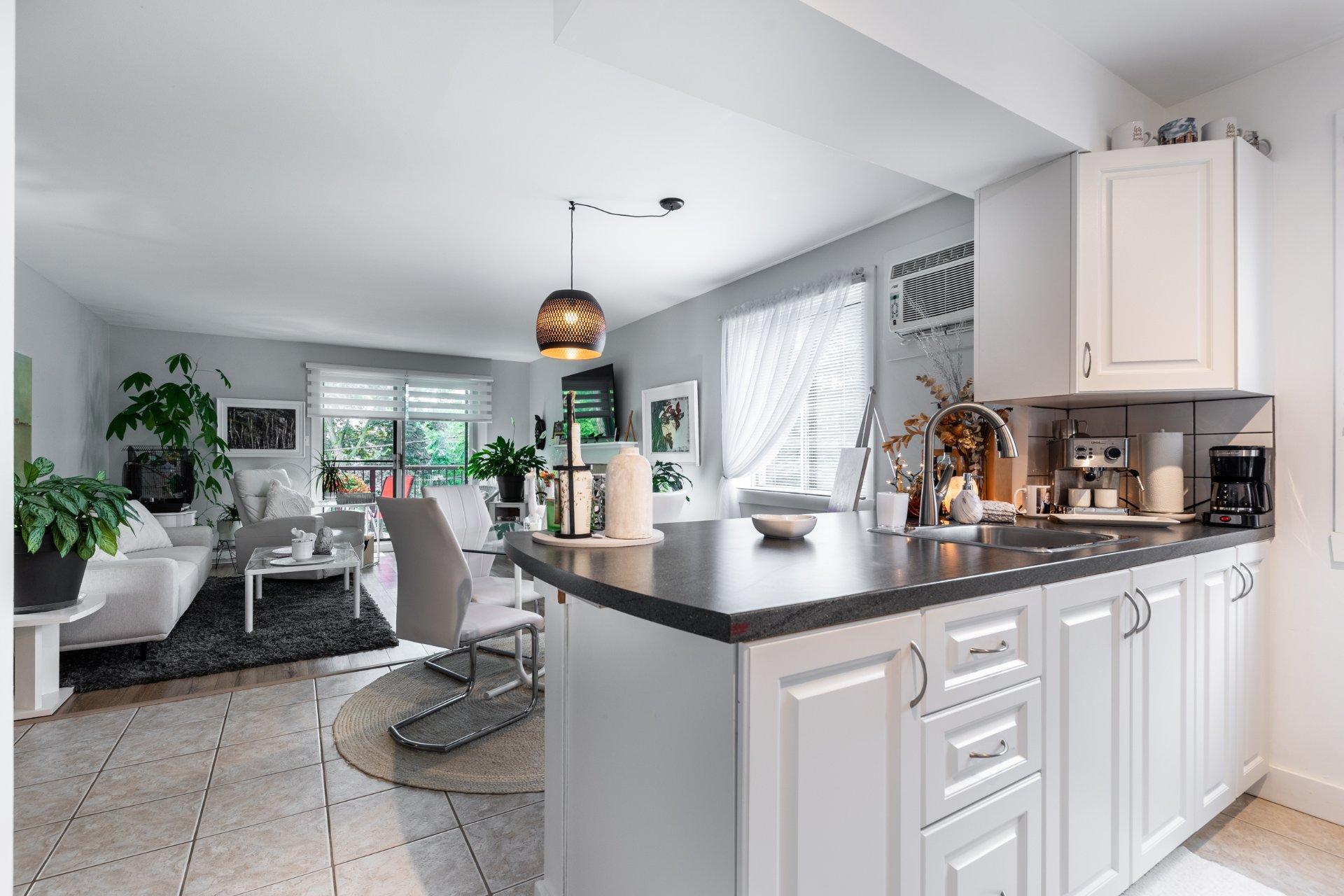 









40


Boul. Seigneurial E.

,
Saint-Bruno-de-Montarville,




QC
J3V2H5

