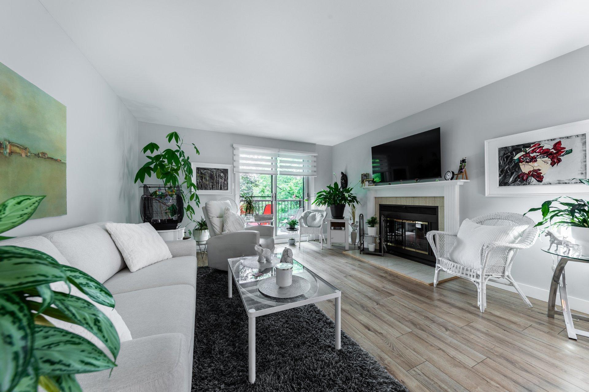 









40


Boul. Seigneurial E.

,
Saint-Bruno-de-Montarville,




QC
J3V2H5

