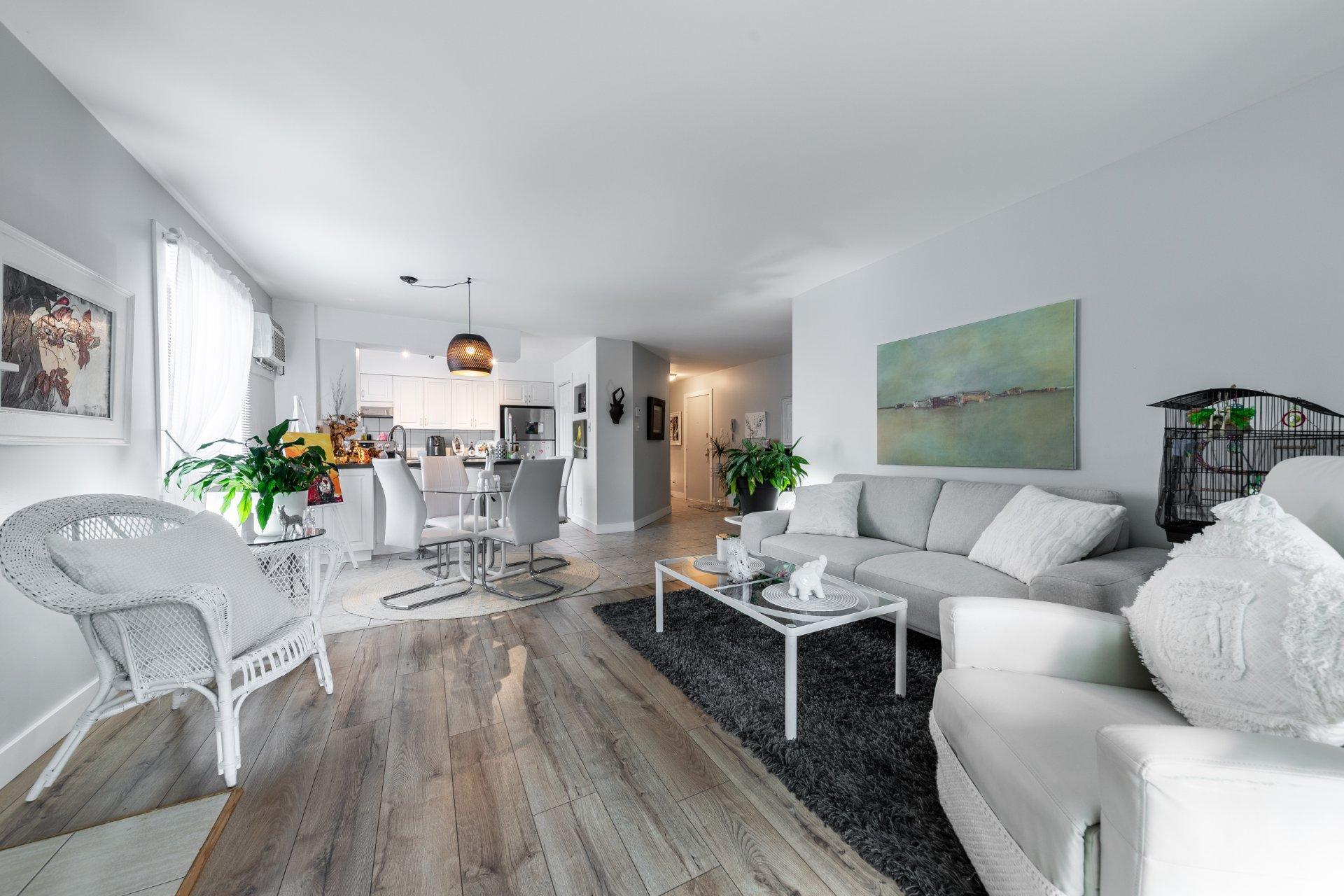 









40


Boul. Seigneurial E.

,
Saint-Bruno-de-Montarville,




QC
J3V2H5

