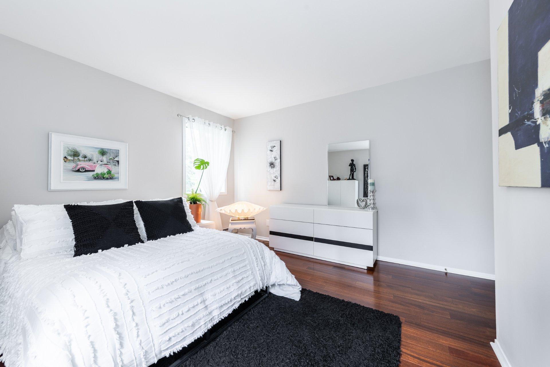 









40


Boul. Seigneurial E.

,
Saint-Bruno-de-Montarville,




QC
J3V2H5

