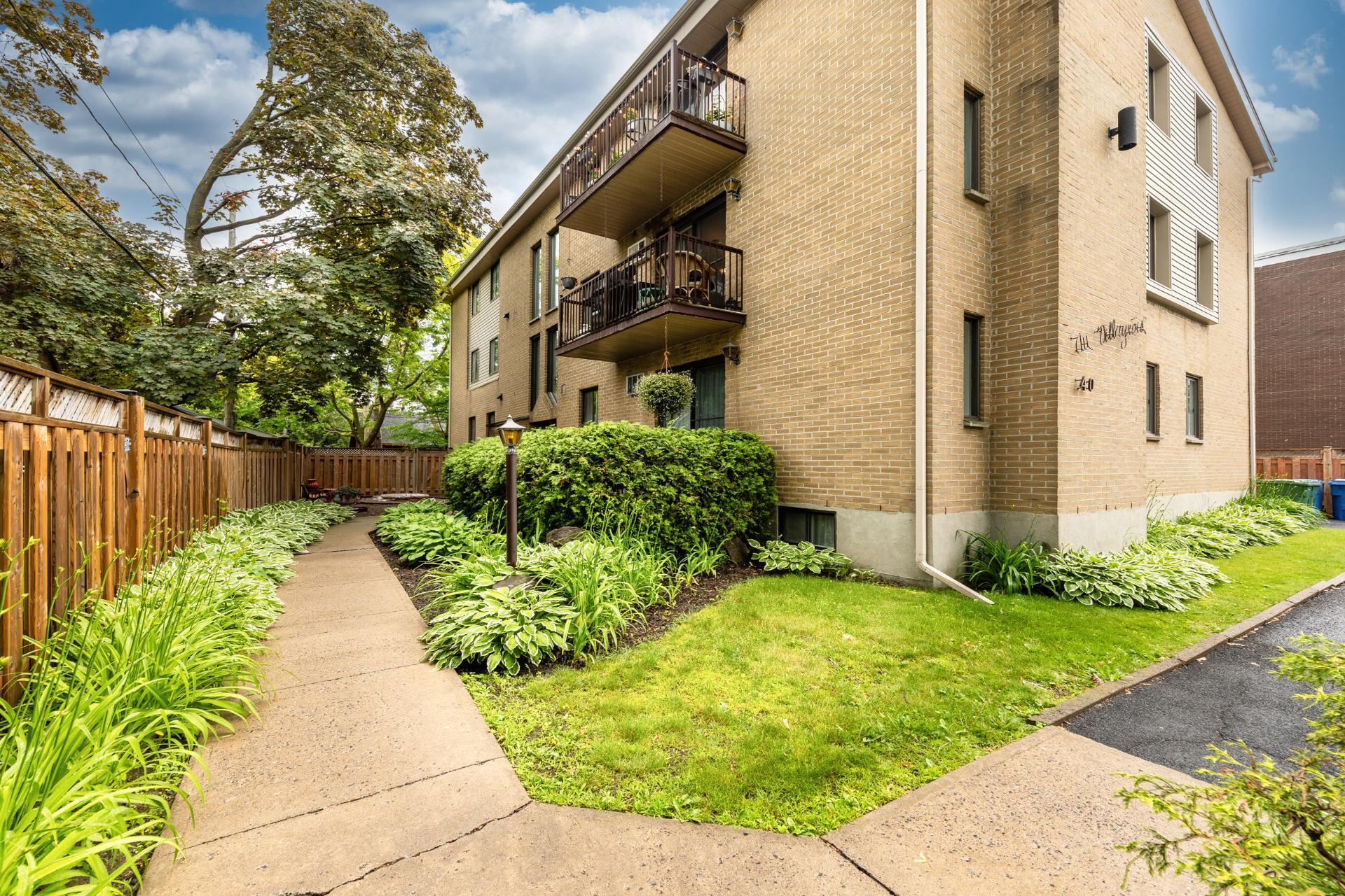 









40


Boul. Seigneurial E.

,
Saint-Bruno-de-Montarville,




QC
J3V2H5

