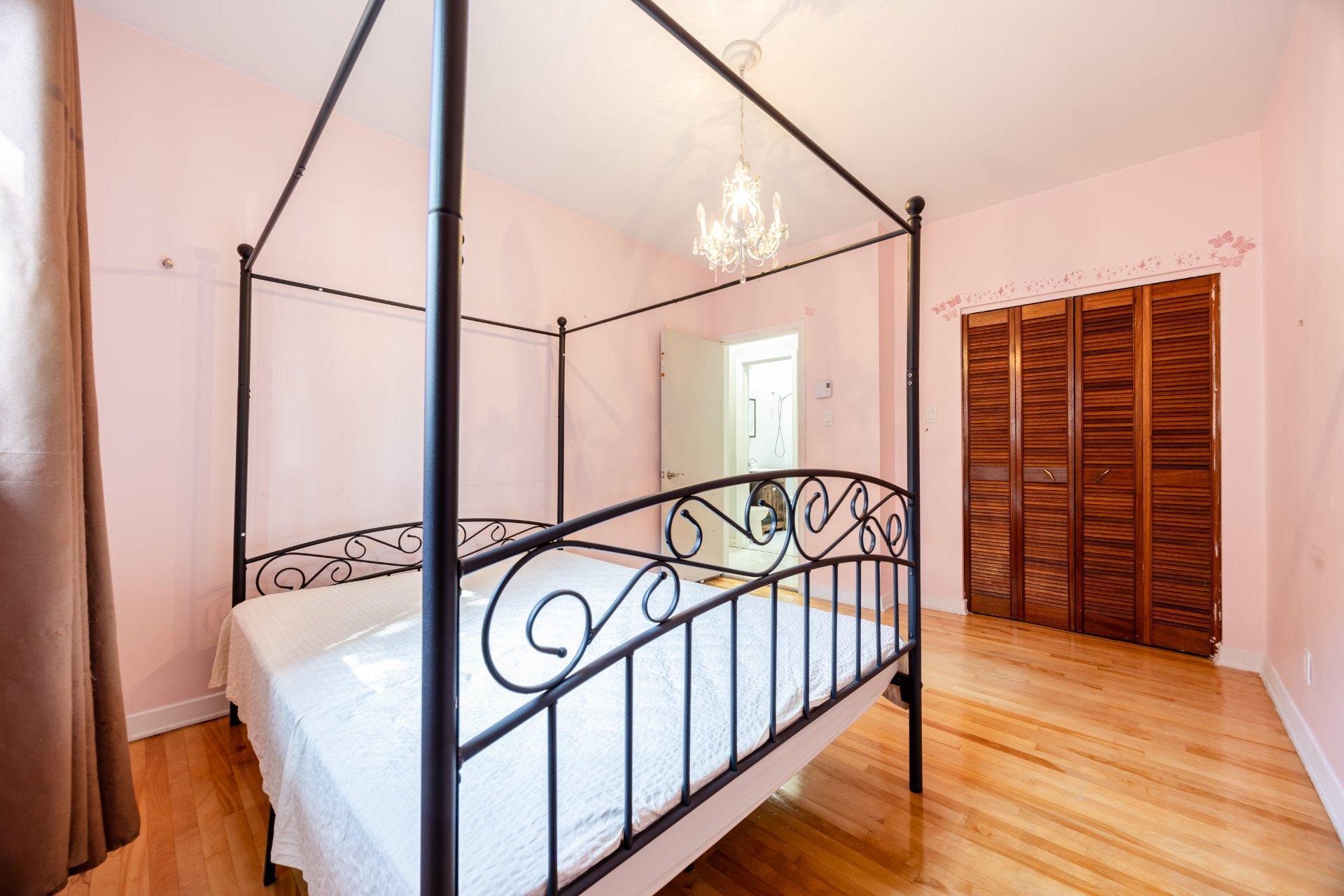 









11550


Rue Filion

,
Montréal (Ahuntsic-Cartierville),




QC
H4J1T1

