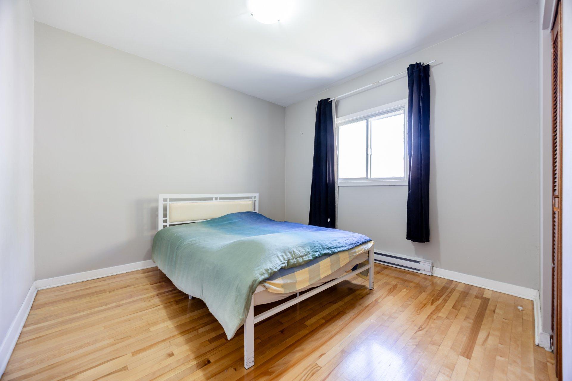 









11550


Rue Filion

,
Montréal (Ahuntsic-Cartierville),




QC
H4J1T1

