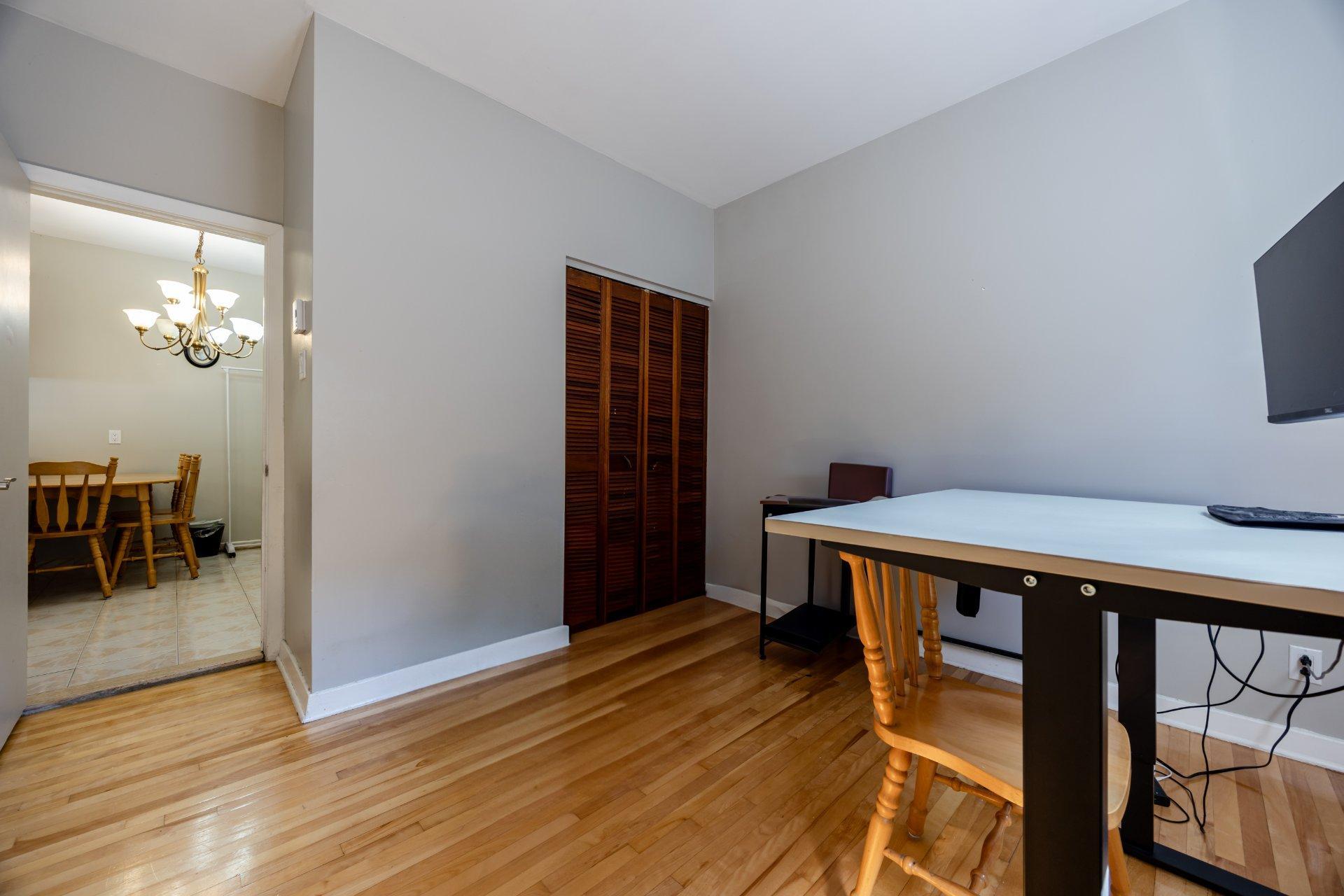 









11550


Rue Filion

,
Montréal (Ahuntsic-Cartierville),




QC
H4J1T1

