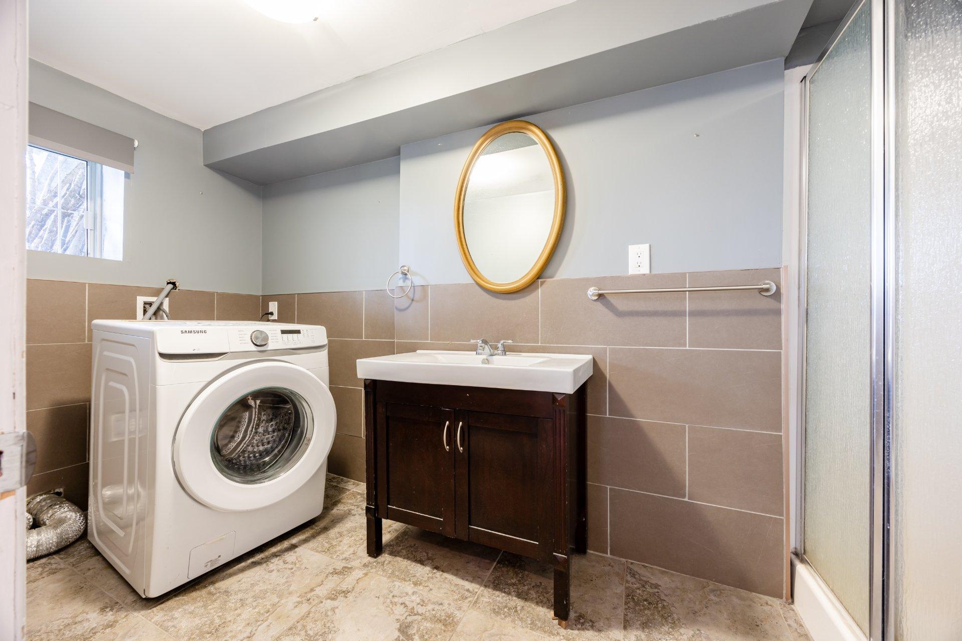 









11550


Rue Filion

,
Montréal (Ahuntsic-Cartierville),




QC
H4J1T1

