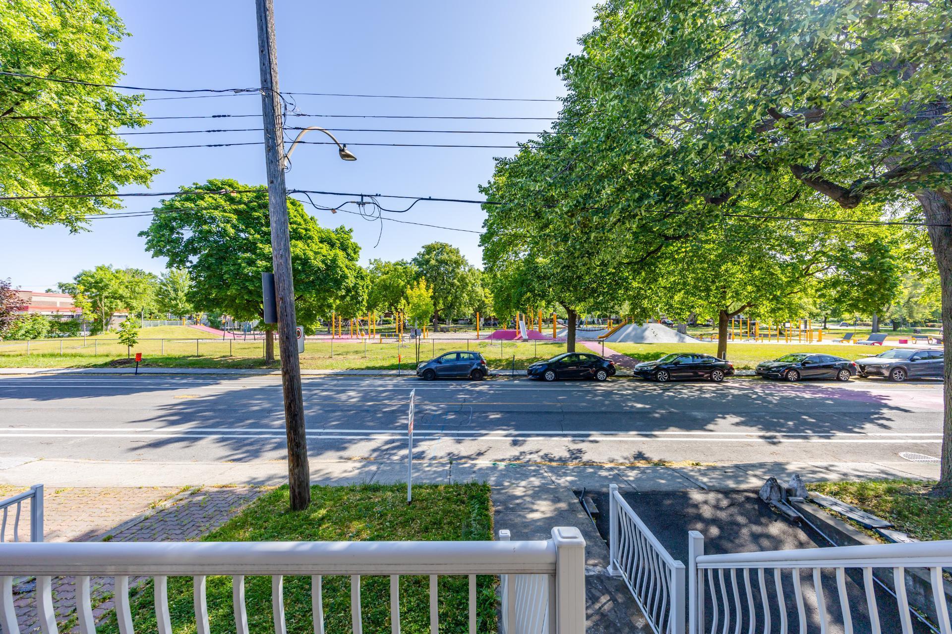 









11550


Rue Filion

,
Montréal (Ahuntsic-Cartierville),




QC
H4J1T1

