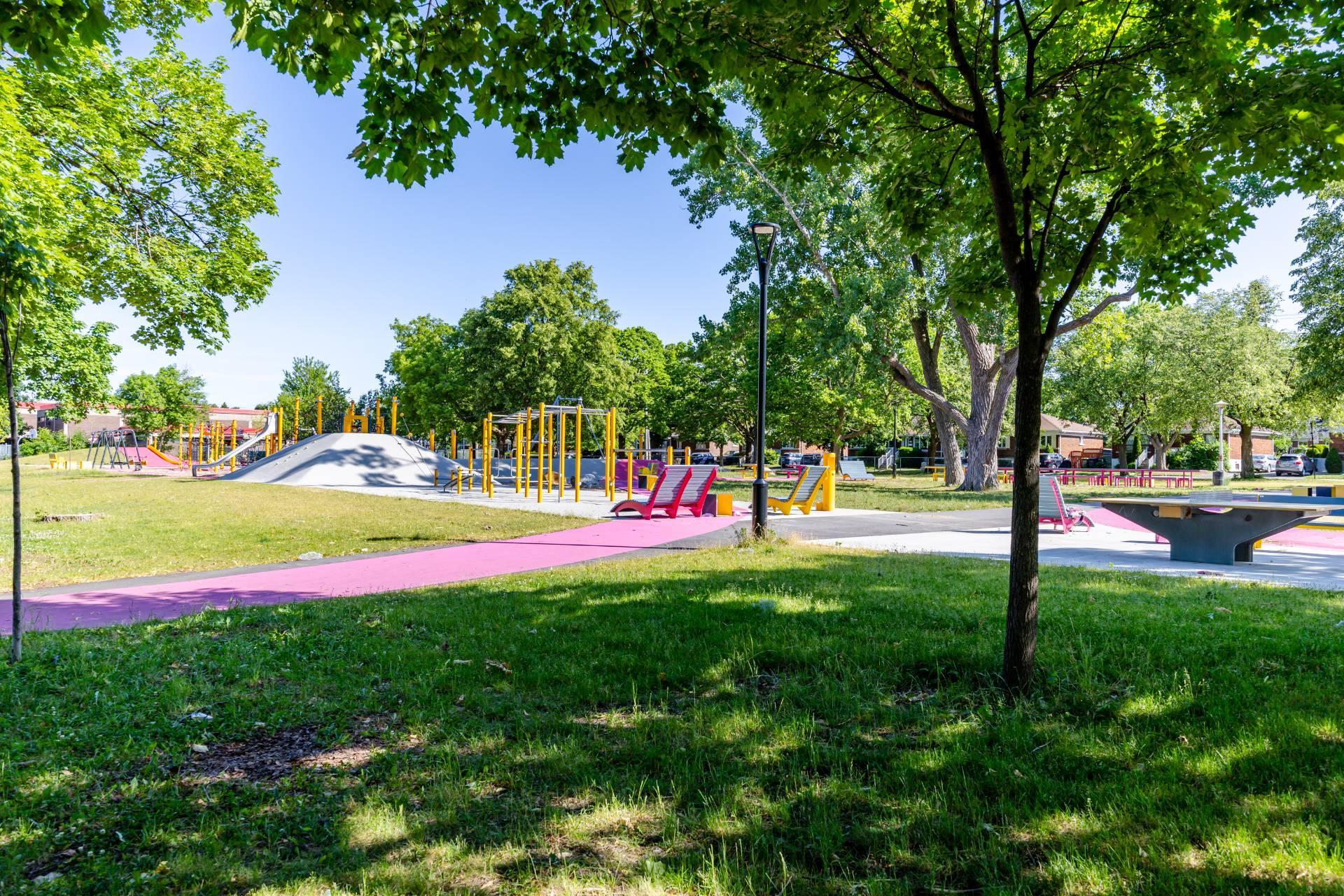 









11550


Rue Filion

,
Montréal (Ahuntsic-Cartierville),




QC
H4J1T1


