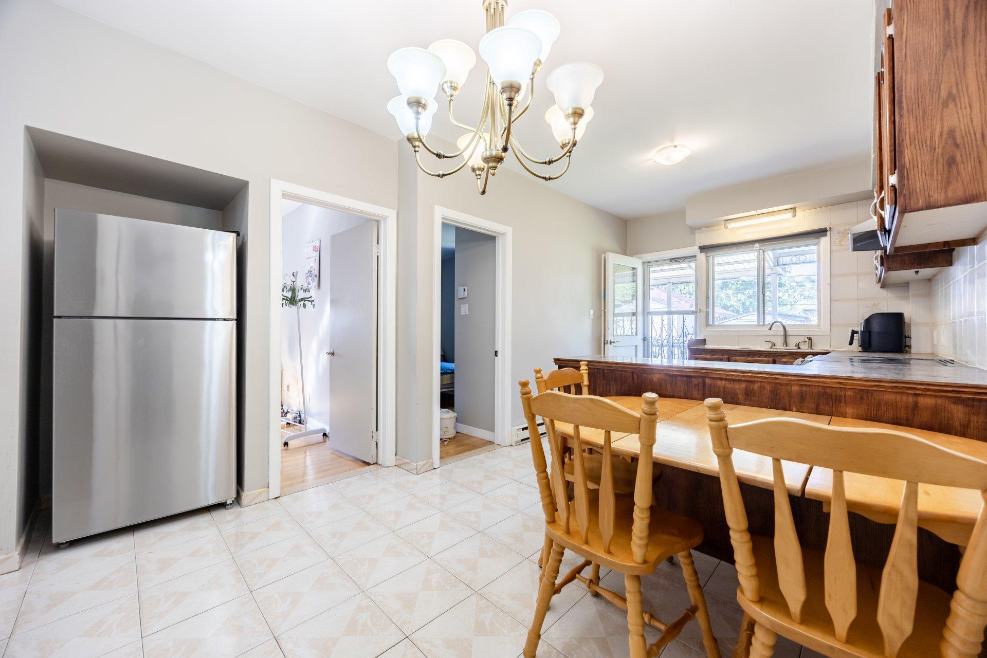 









11550


Rue Filion

,
Montréal (Ahuntsic-Cartierville),




QC
H4J1T1

