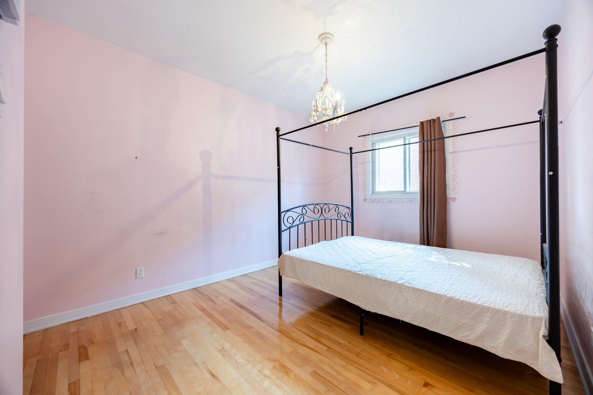 









11550


Rue Filion

,
Montréal (Ahuntsic-Cartierville),




QC
H4J1T1

