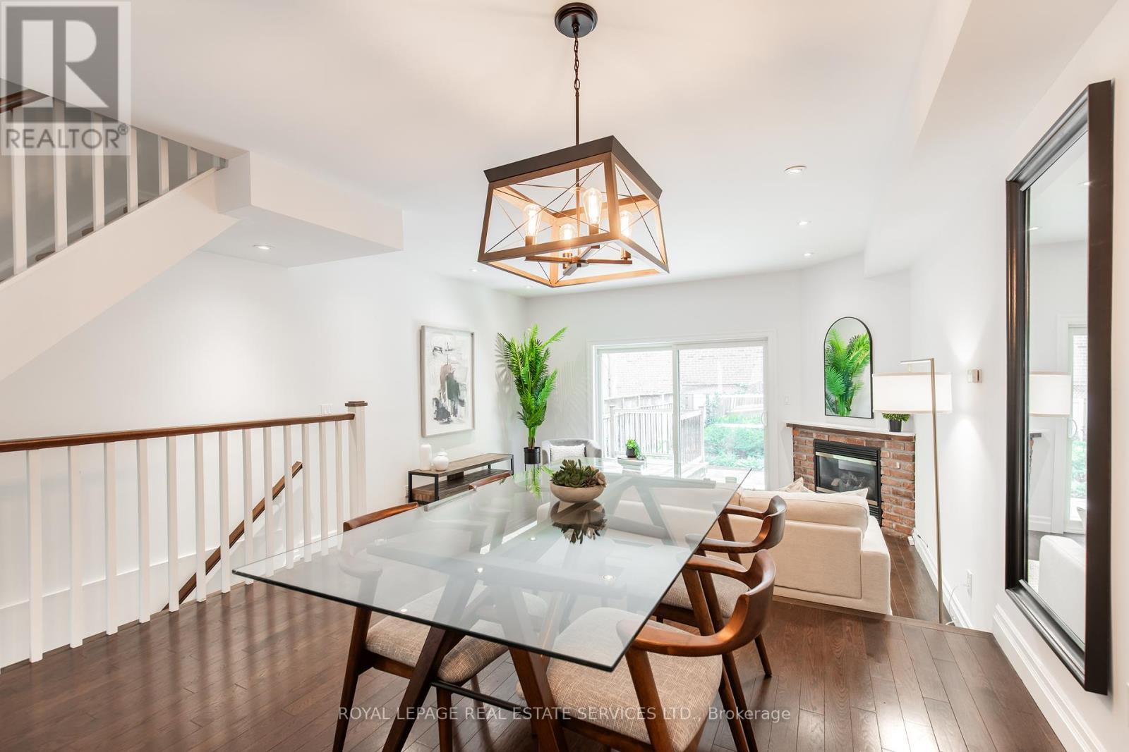 












25 - 3122 LAKESHORE ROAD W

,
Oakville,




Ontario
L6L1J4

