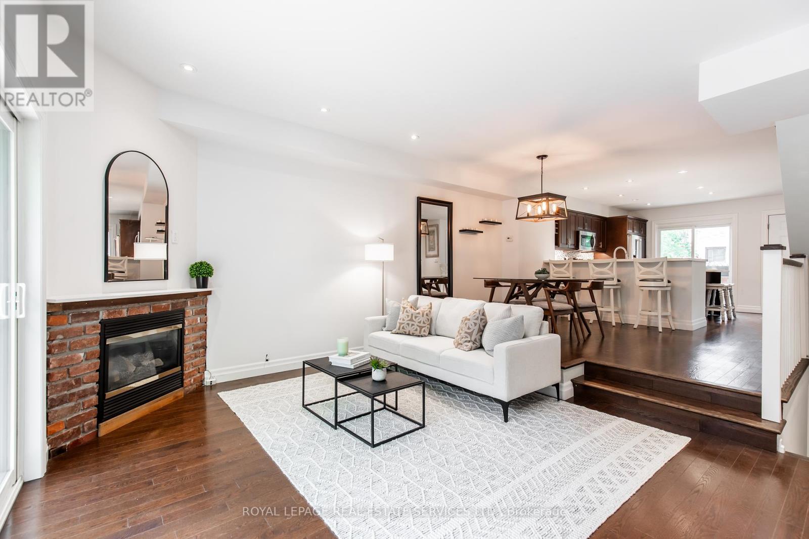 












25 - 3122 LAKESHORE ROAD W

,
Oakville,




Ontario
L6L1J4


