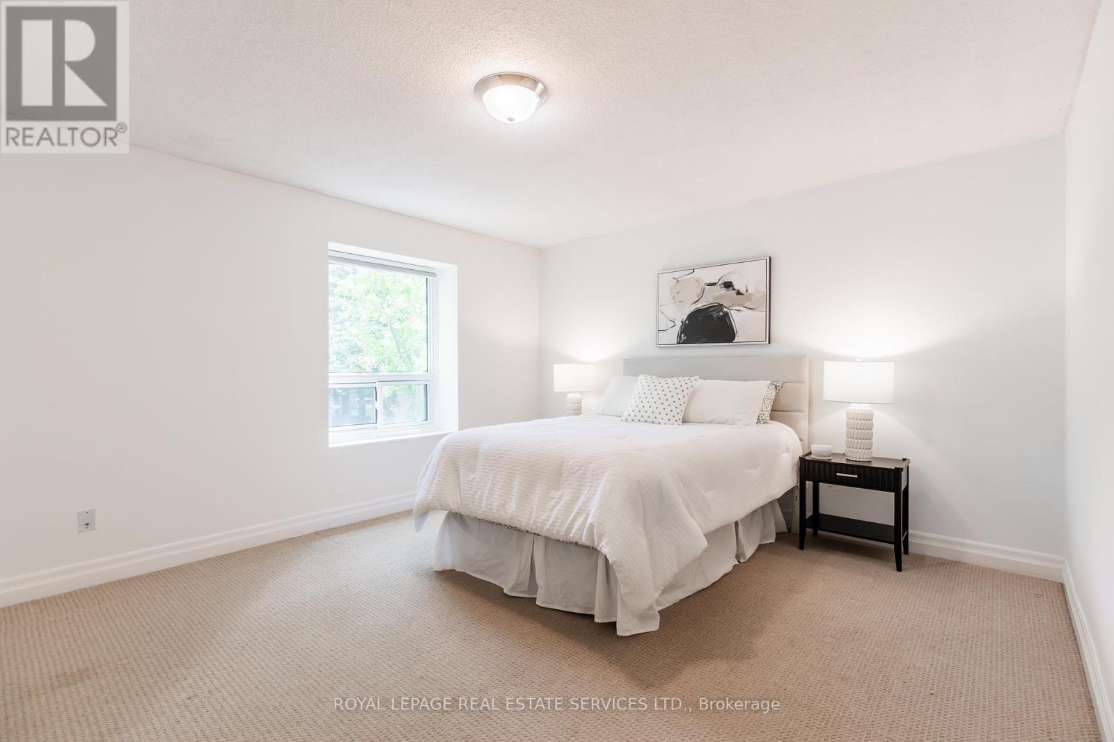 












25 - 3122 LAKESHORE ROAD W

,
Oakville,




Ontario
L6L1J4

