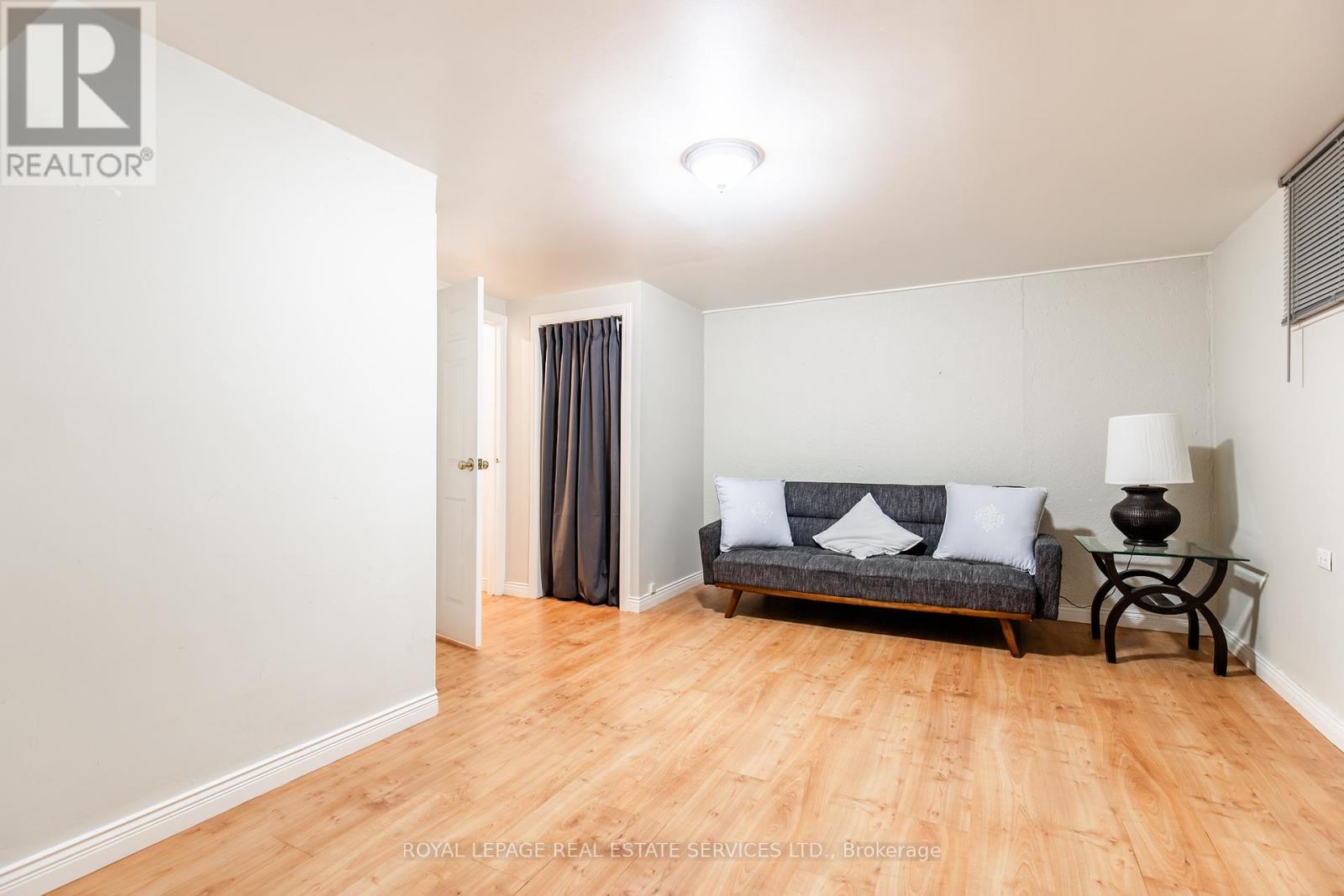 












25 - 3122 LAKESHORE ROAD W

,
Oakville,




Ontario
L6L1J4

