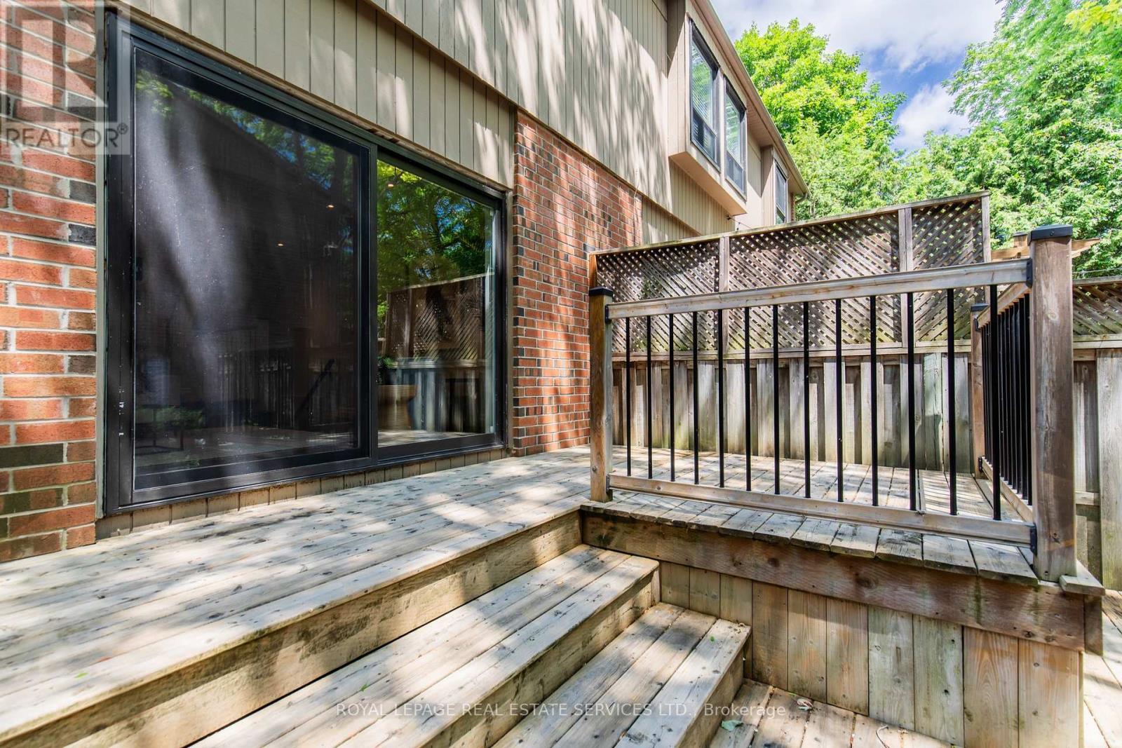 












25 - 3122 LAKESHORE ROAD W

,
Oakville,




Ontario
L6L1J4

