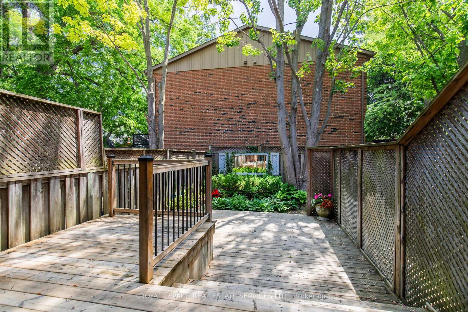 












25 - 3122 LAKESHORE ROAD W

,
Oakville,




Ontario
L6L1J4

