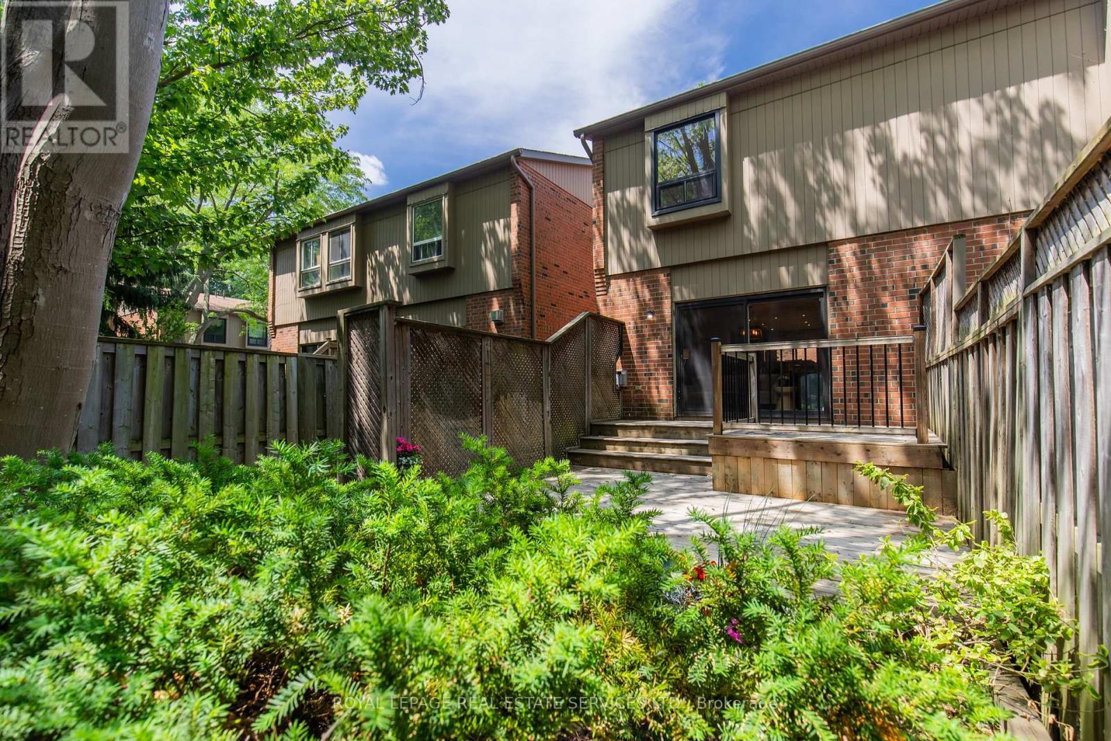 












25 - 3122 LAKESHORE ROAD W

,
Oakville,




Ontario
L6L1J4

