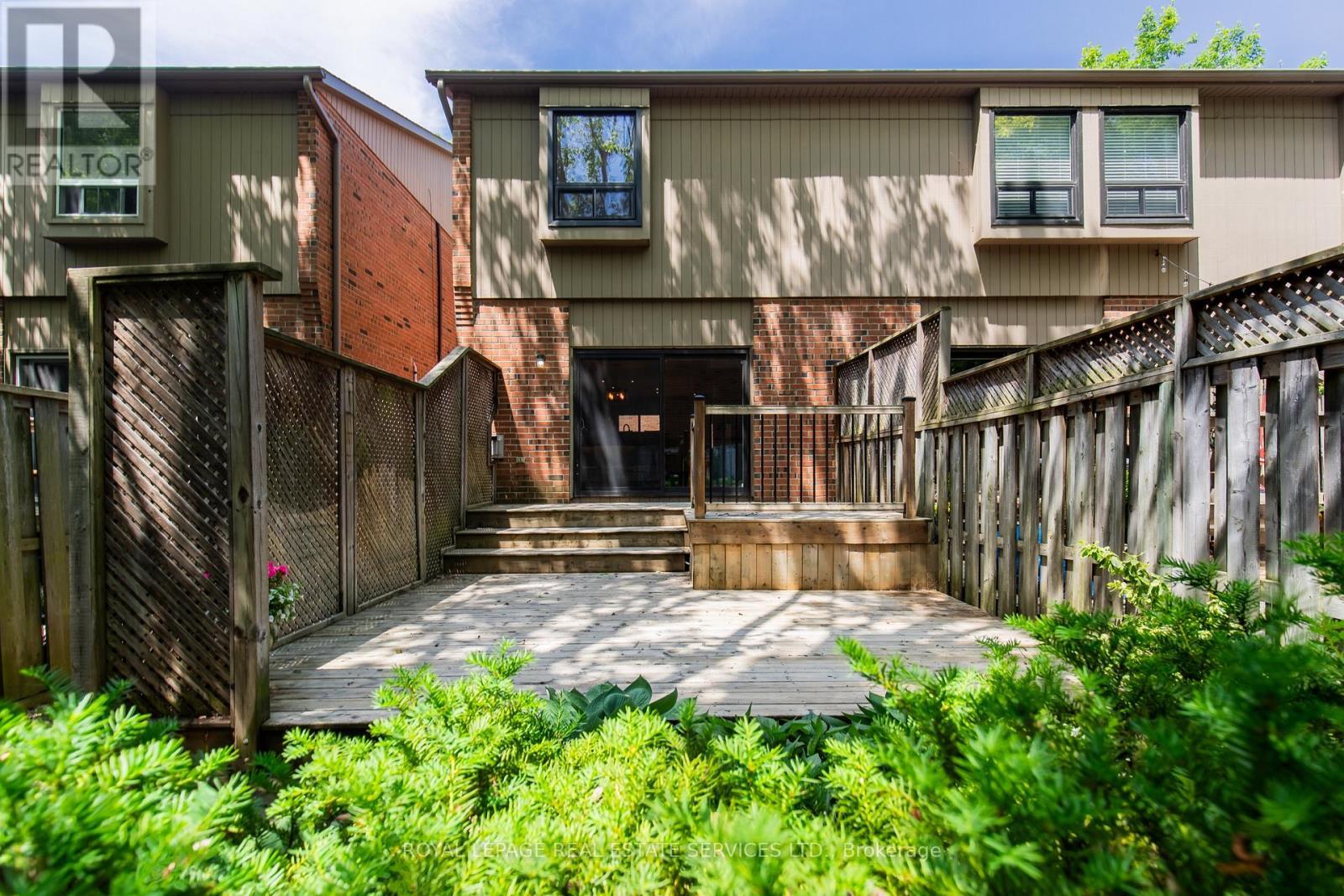 












25 - 3122 LAKESHORE ROAD W

,
Oakville,




Ontario
L6L1J4

