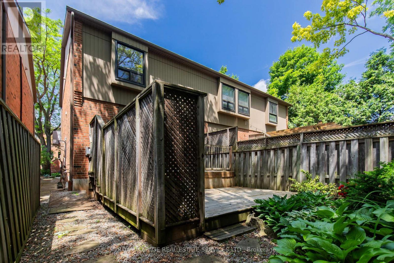 












25 - 3122 LAKESHORE ROAD W

,
Oakville,




Ontario
L6L1J4

