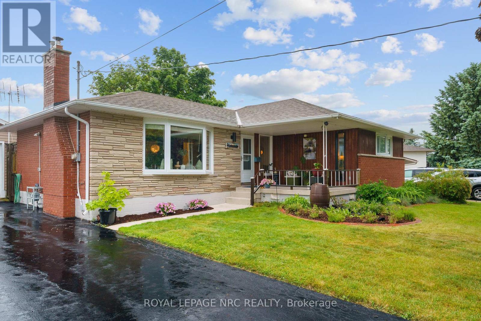 












83 LAKESIDE DRIVE

,
Grimsby,




Ontario
L3M2L4

