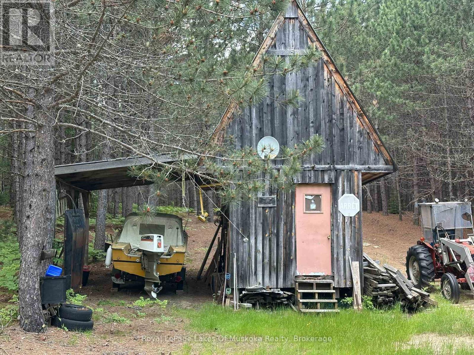 












1958 518 HIGHWAY

,
McMurrich/Monteith (Sprucedale),




Ontario
P0A1Y0

