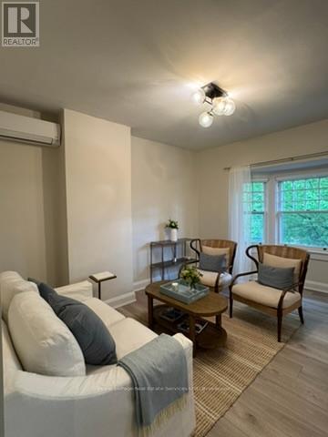 












2 - 225 TRAFALGAR ROAD

,
Oakville (OO Old Oakville),




Ontario
L6J3G9

