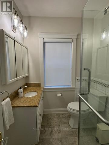 












2 - 225 TRAFALGAR ROAD

,
Oakville (OO Old Oakville),




Ontario
L6J3G9


