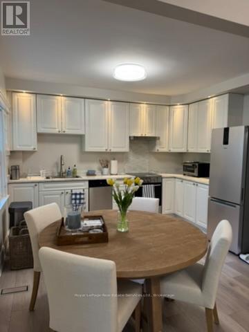 












2 - 225 TRAFALGAR ROAD

,
Oakville (OO Old Oakville),




Ontario
L6J3G9

