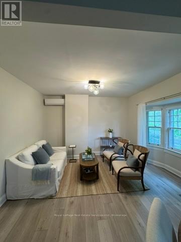 












2 - 225 TRAFALGAR ROAD

,
Oakville (OO Old Oakville),




Ontario
L6J3G9

