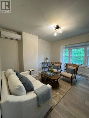 












2 - 225 TRAFALGAR ROAD

,
Oakville (OO Old Oakville),




Ontario
L6J3G9

