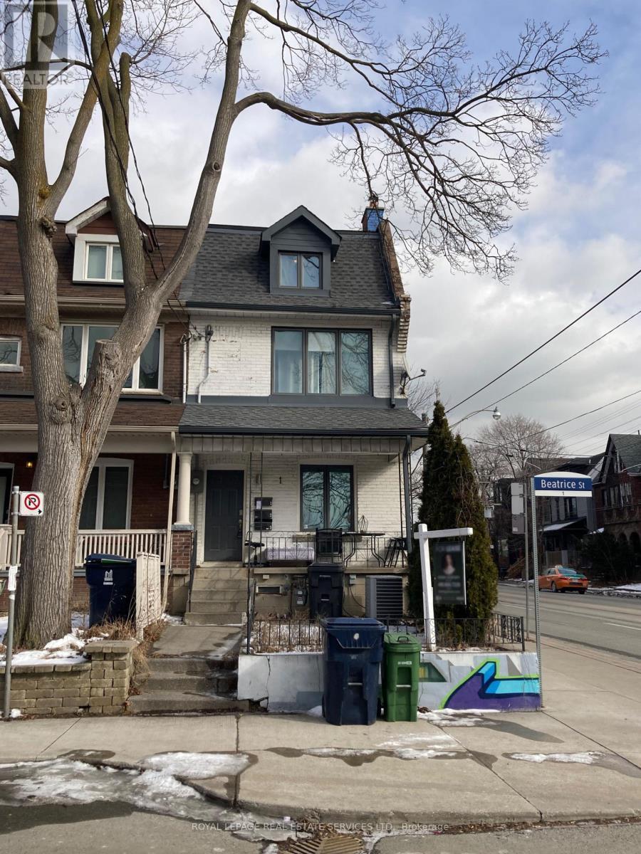 












2 - 1 BEATRICE STREET

,
Toronto,




Ontario
M6J2T2

