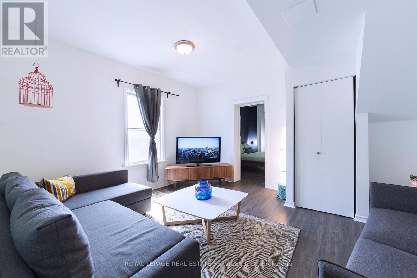 












2 - 1 BEATRICE STREET

,
Toronto,




Ontario
M6J2T2

