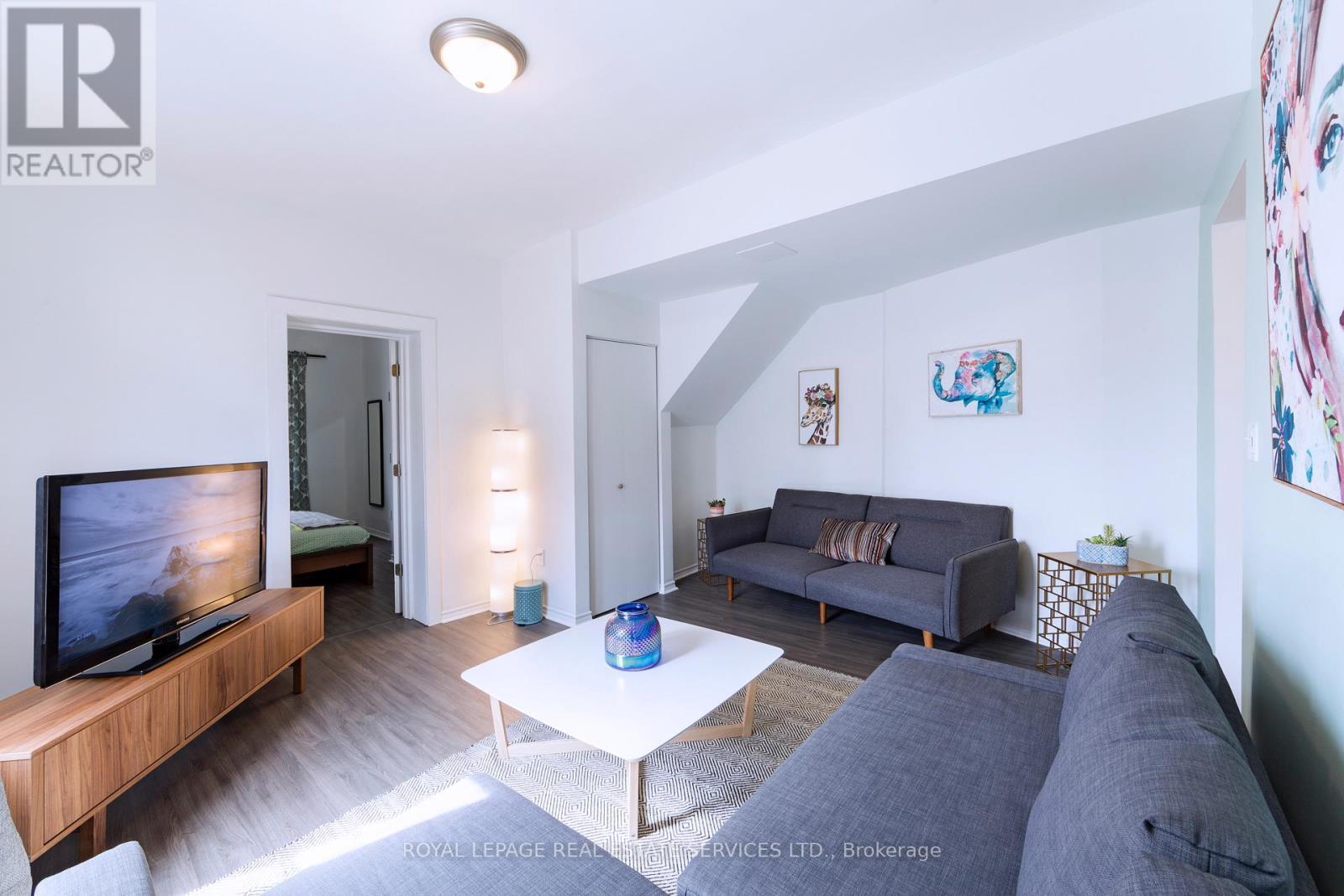 












2 - 1 BEATRICE STREET

,
Toronto,




Ontario
M6J2T2

