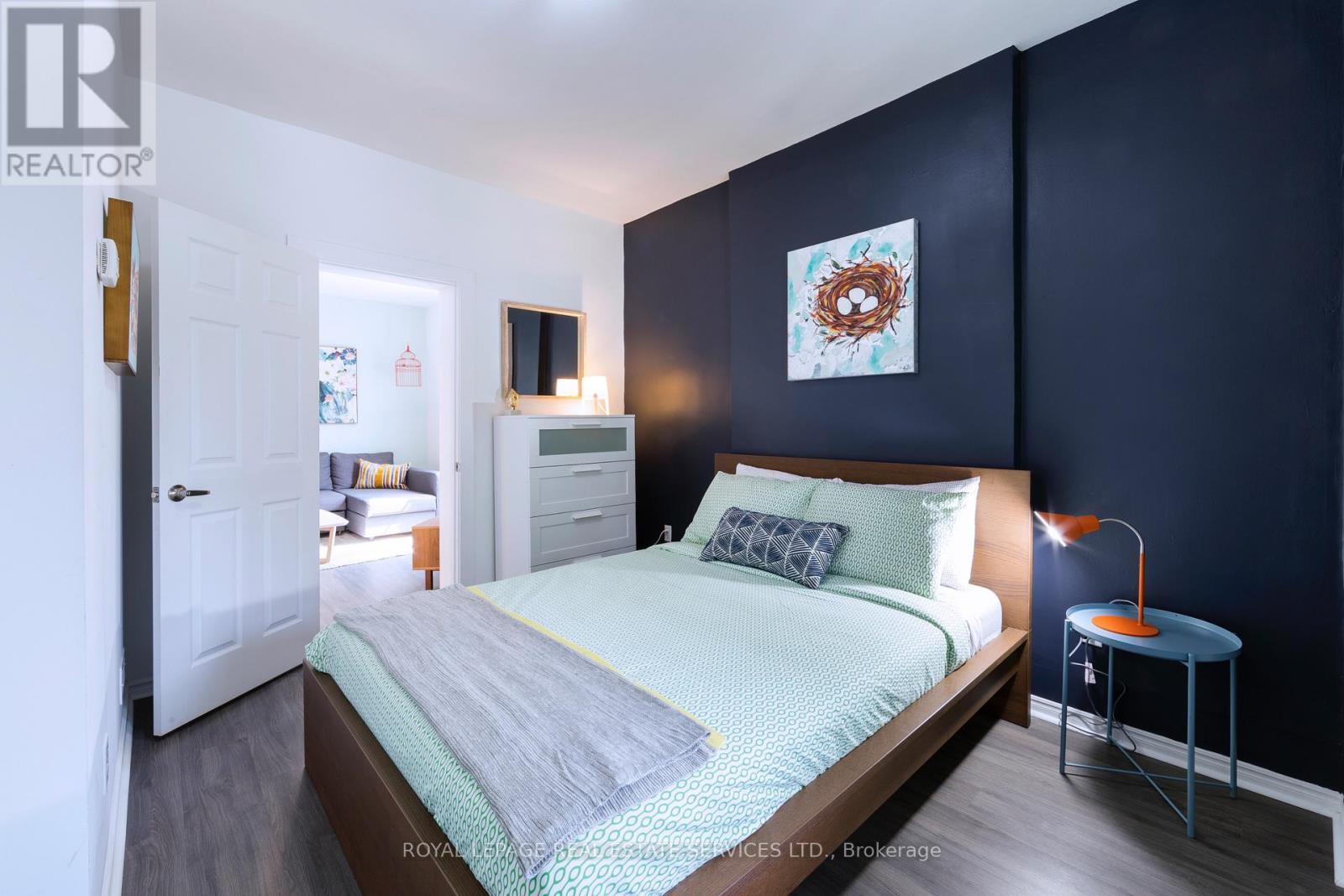 












2 - 1 BEATRICE STREET

,
Toronto,




Ontario
M6J2T2

