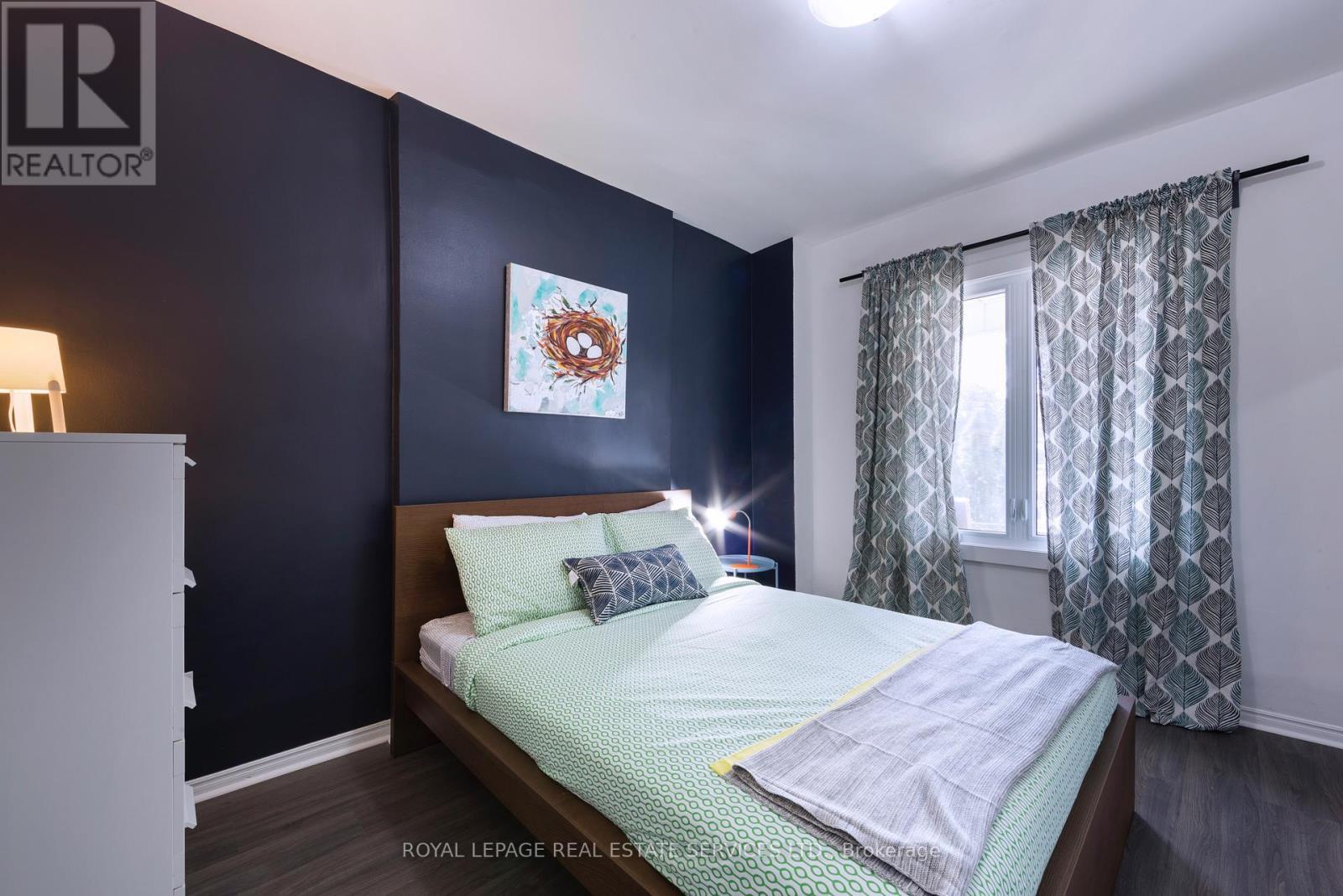 












2 - 1 BEATRICE STREET

,
Toronto,




Ontario
M6J2T2

